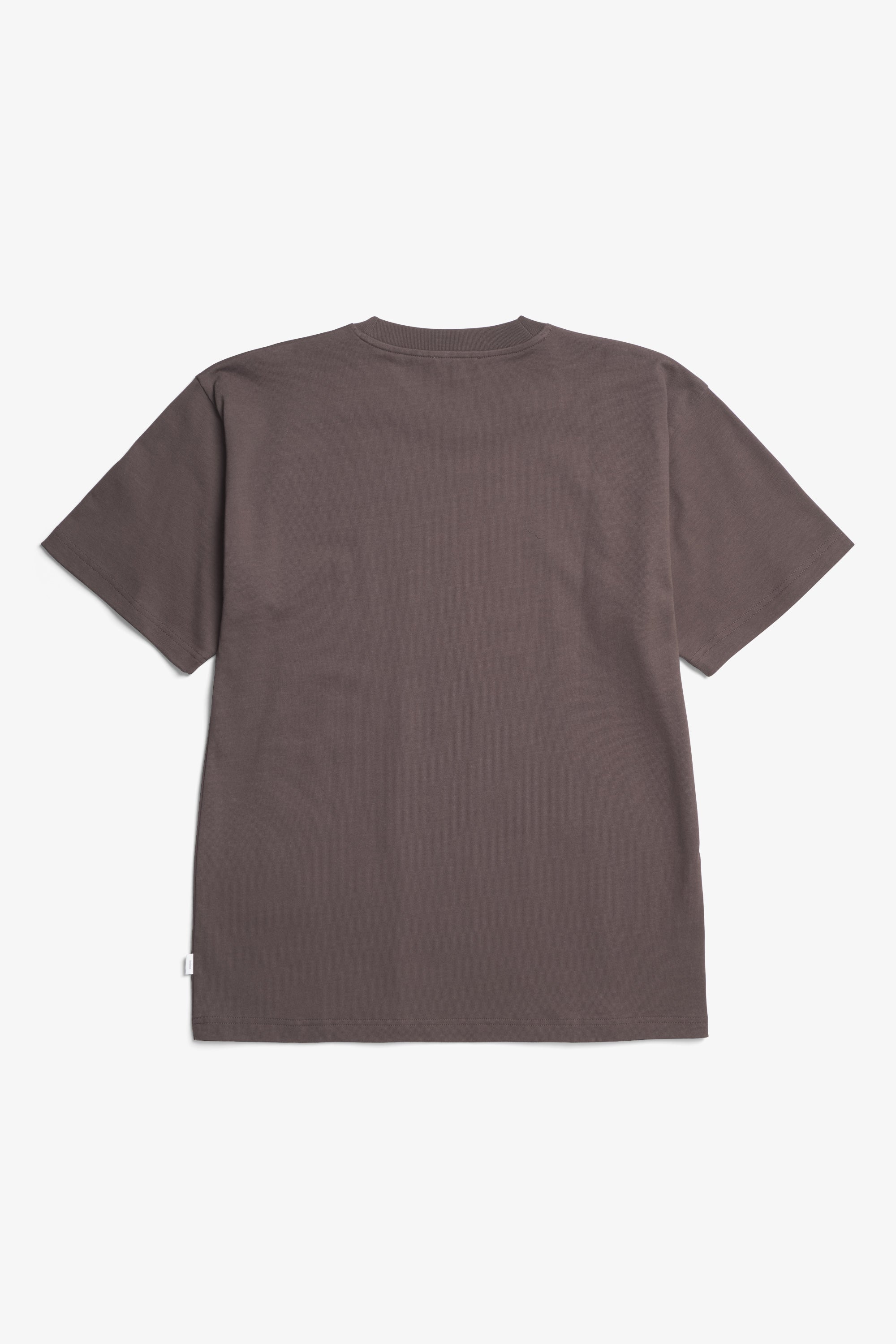 T-shirt amble lourd - Fabriqué au Portugal, il présente un col côtelé ainsi qu'un ourlet et des poignets à double surpiqûre - Fabriqué au Portugal, il présente un co…