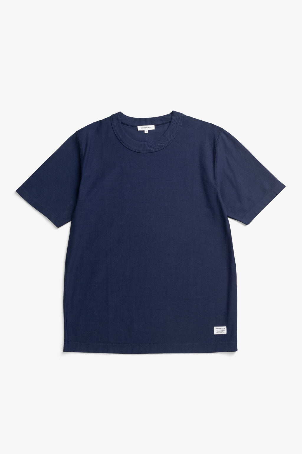 T-shirt en coton biologique teint en pièce GMD – Un t-shirt teint en pièce à la coupe décontractée, confectionné dans un jersey de coton biologique de poids moyen – Un t-shirt teint en pièce à la coupe décontractée…