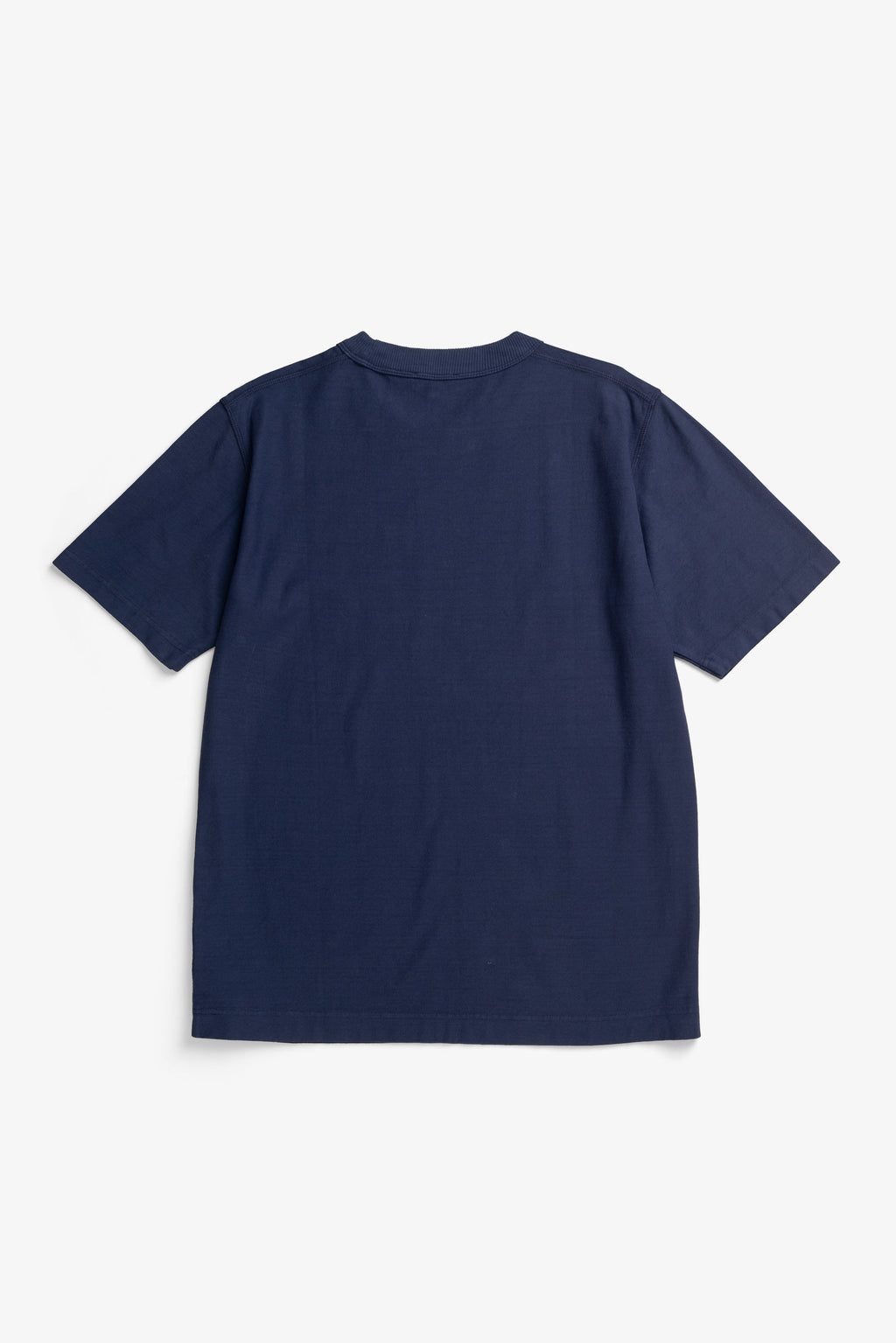 T-shirt en coton biologique teint en pièce GMD – Un t-shirt teint en pièce à la coupe décontractée, confectionné dans un jersey de coton biologique de poids moyen – Un t-shirt teint en pièce à la coupe décontractée…