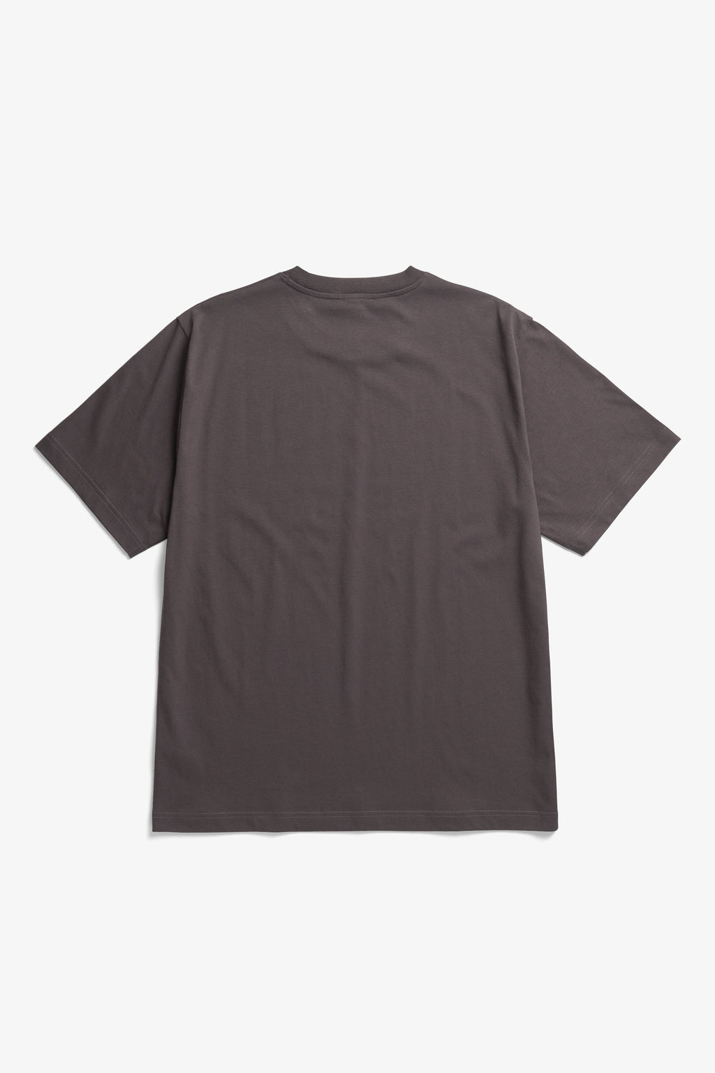 T-shirt imprimé logo biologique - Un t-shirt de coupe classique confectionné en jersey de coton biologique de poids moyen - Un t-shirt de coupe classique confectionné en coton biologique de poids moyen…