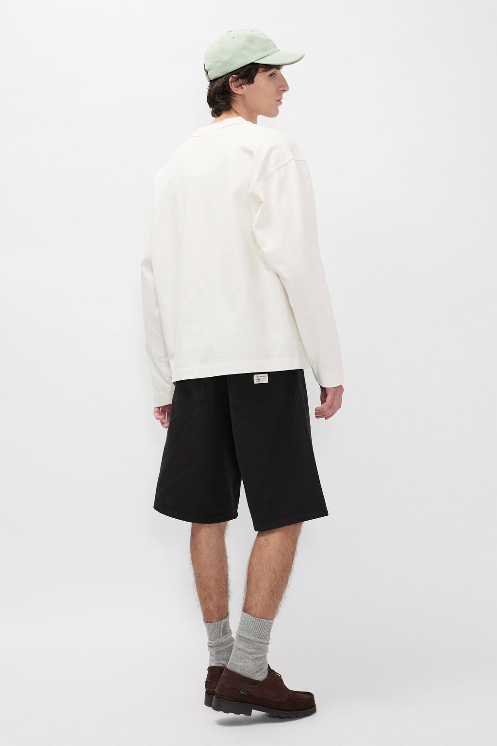 T-shirt compact coton manches longues - Un t-shirt à manches longues à la coupe décontractée, fabriqué à partir d'un jersey de coton épais compact biologique - Un t-shirt à manches longues à la coupe décontractée...