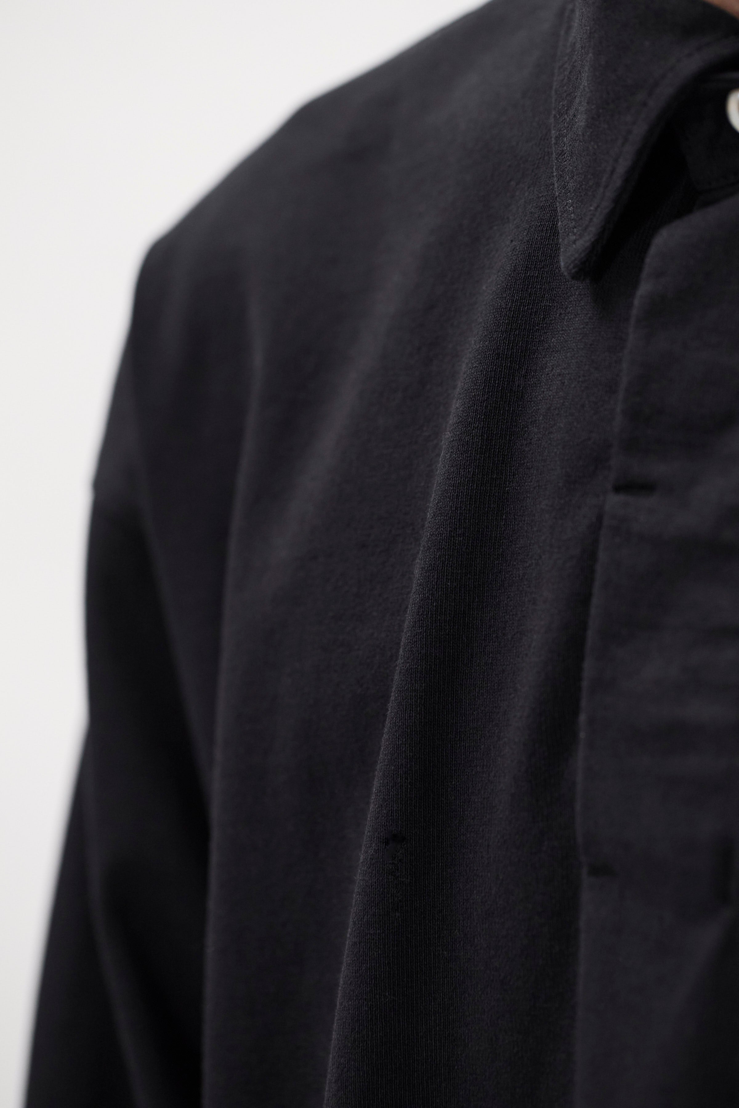Polo manches longues en coton compact – Un polo à la coupe décontractée inspiré des polos de rugby traditionnels, confectionné dans un jersey de coton biologique lourd et compact