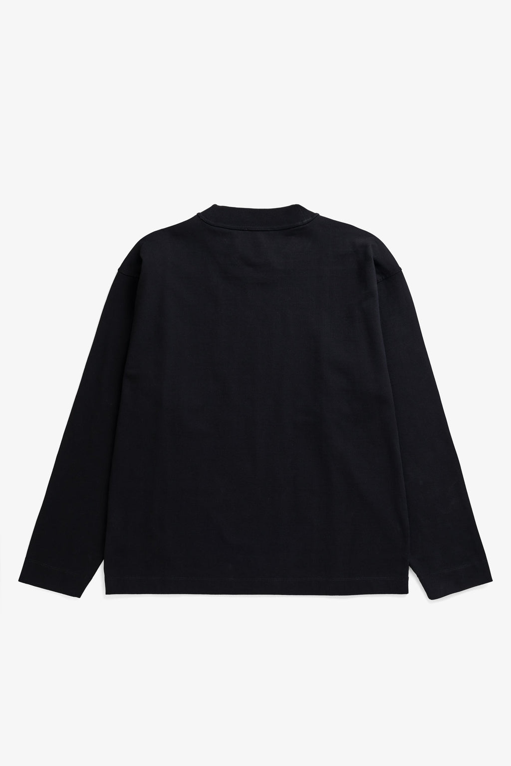 T-shirt compact coton manches longues – Un t-shirt manches longues à la coupe décontractée, confectionné dans un jersey de coton biologique lourd et compact – Il présente un col marinière côtelé…