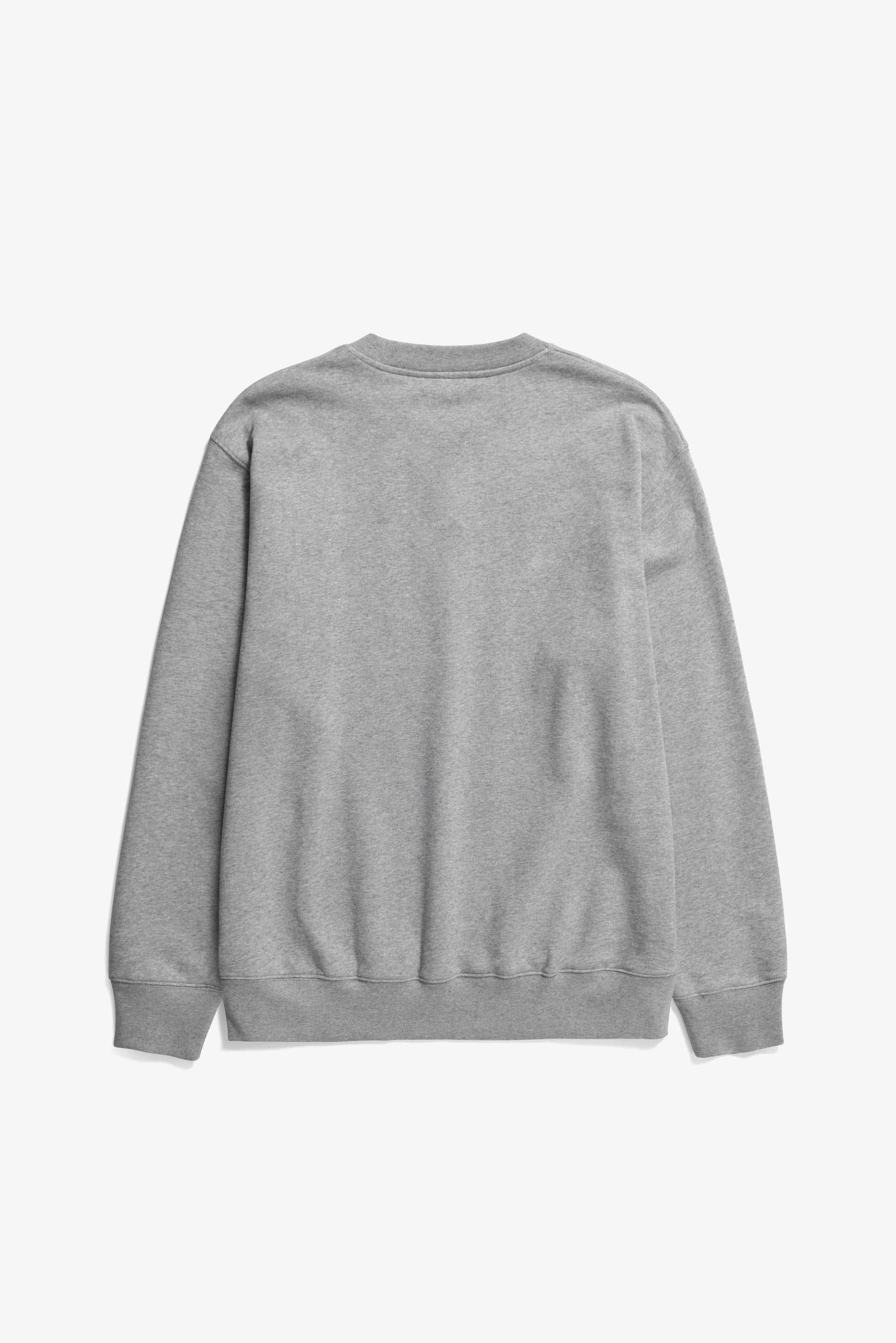 Sweat-shirt – Il est doté de manches montées, d’un gousset au centre sur le devant, d’un col, de poignets et d’un ourlet côtelés, ainsi que d’une étiquette de marque à la couture latérale. – Il est doté de…