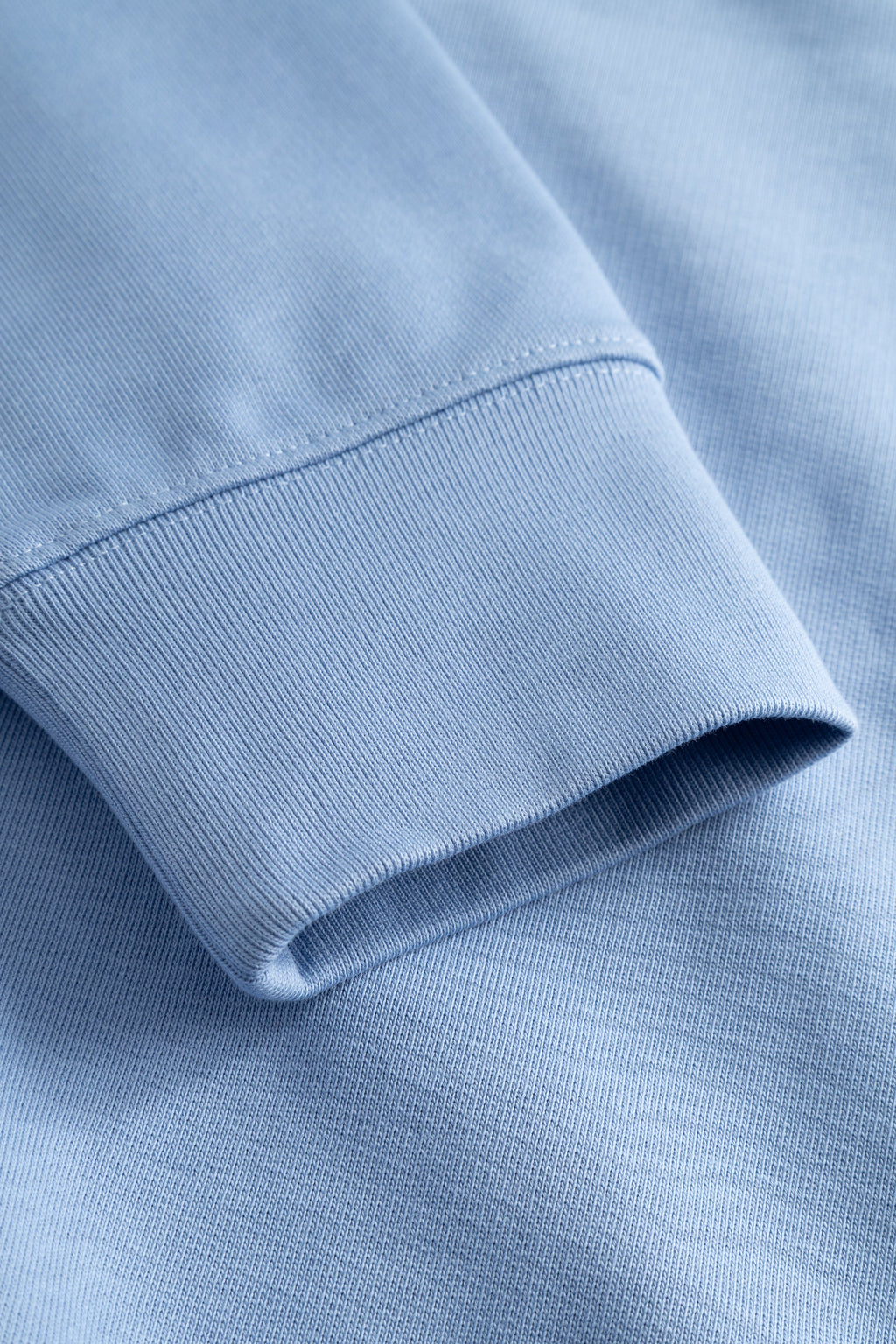 Sweatshirt - Il est doté de manches montées, d'un gousset au milieu devant, d'un col, de poignets et d'un ourlet côtelés ainsi que d'une étiquette griffée à la couture latérale - Il est do… #3