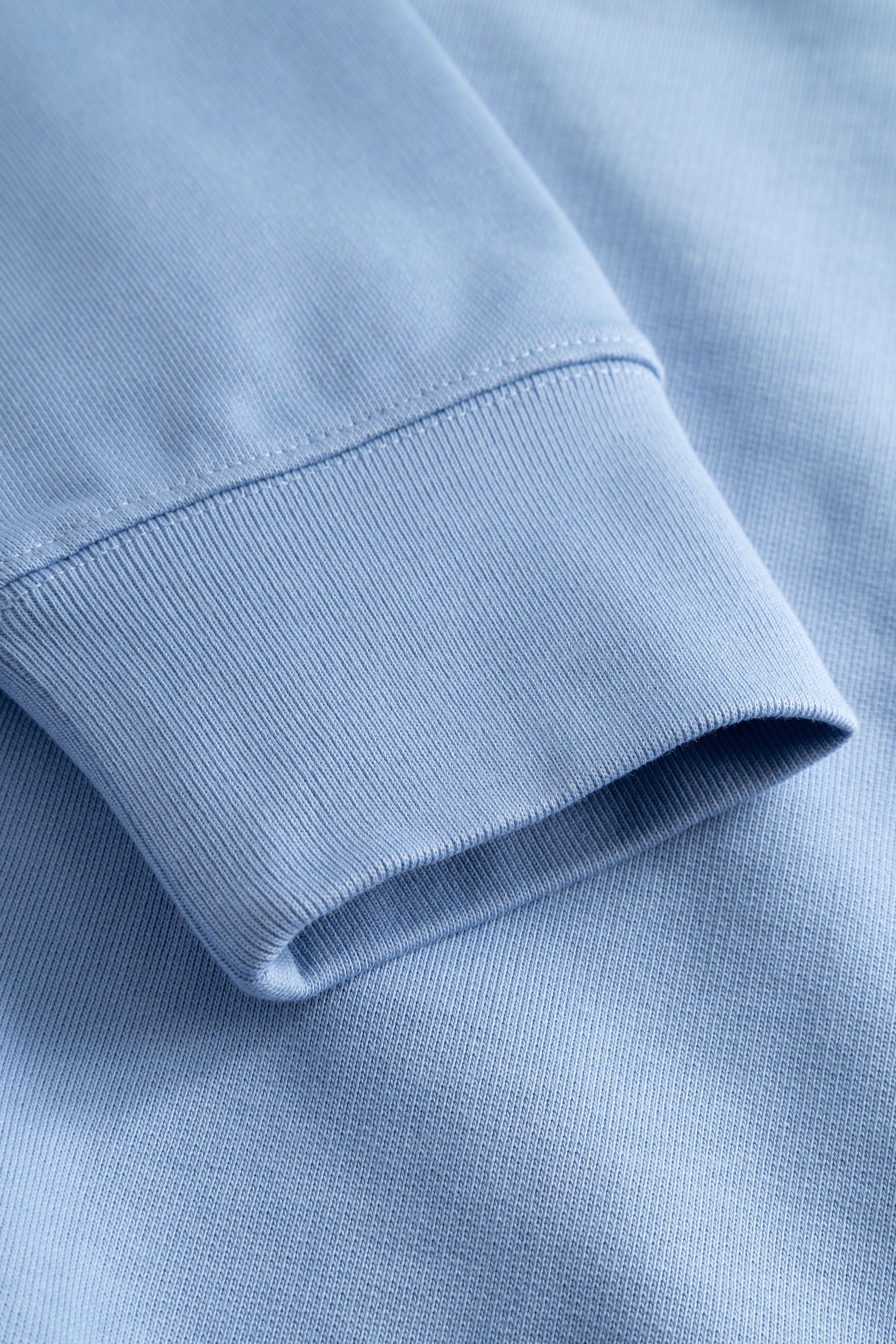 Sweatshirt - Il est doté de manches montées, d'un gousset au milieu devant, d'un col, de poignets et d'un ourlet côtelés ainsi que d'une étiquette griffée à la couture latérale - Il est do… #3