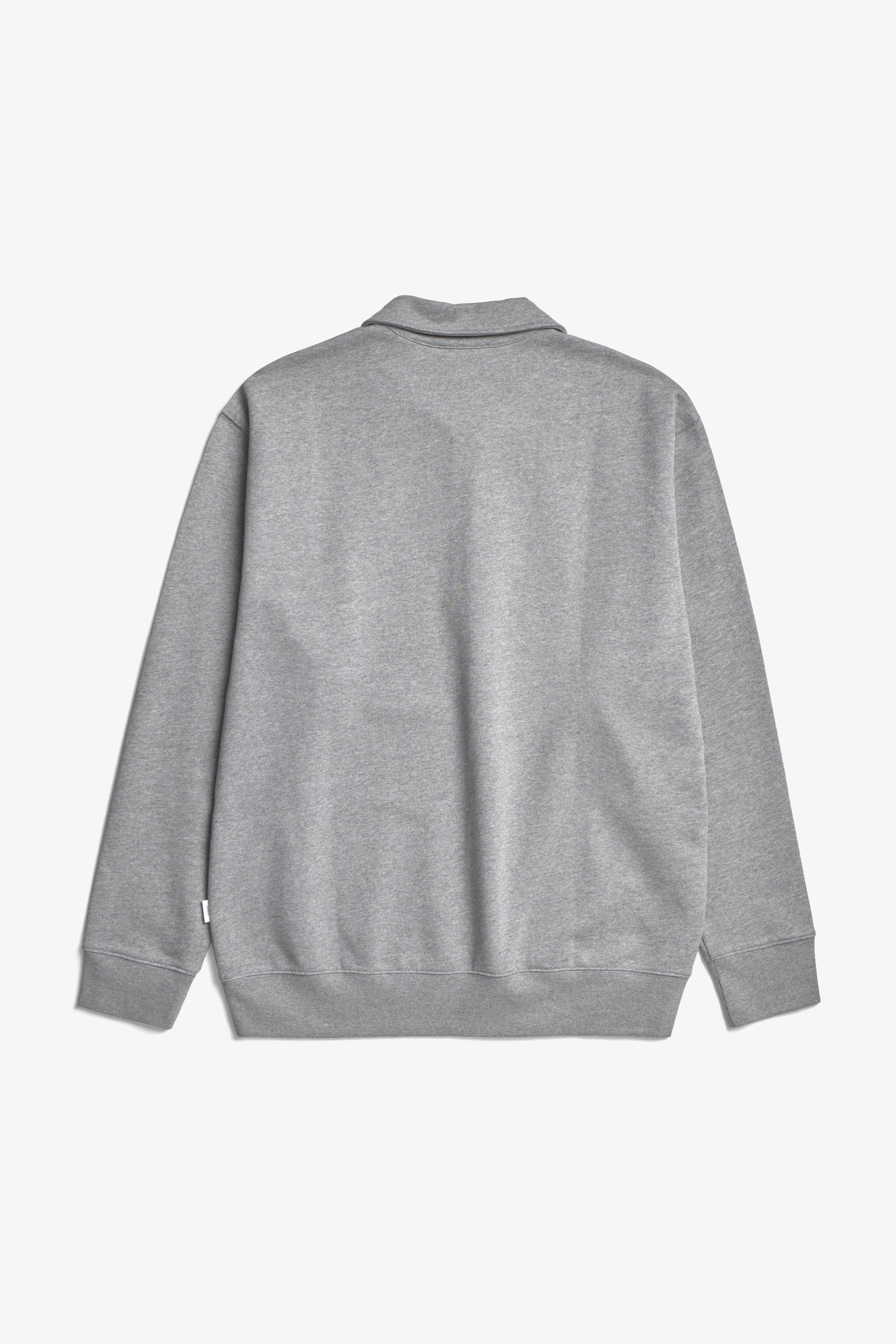 Sweat-shirt demi-zip – Il est doté de manches montées, d’un zip en métal griffé, d’un col, de poignets et d’un ourlet côtelés, et d’une étiquette griffée à la couture latérale – Il est doté…