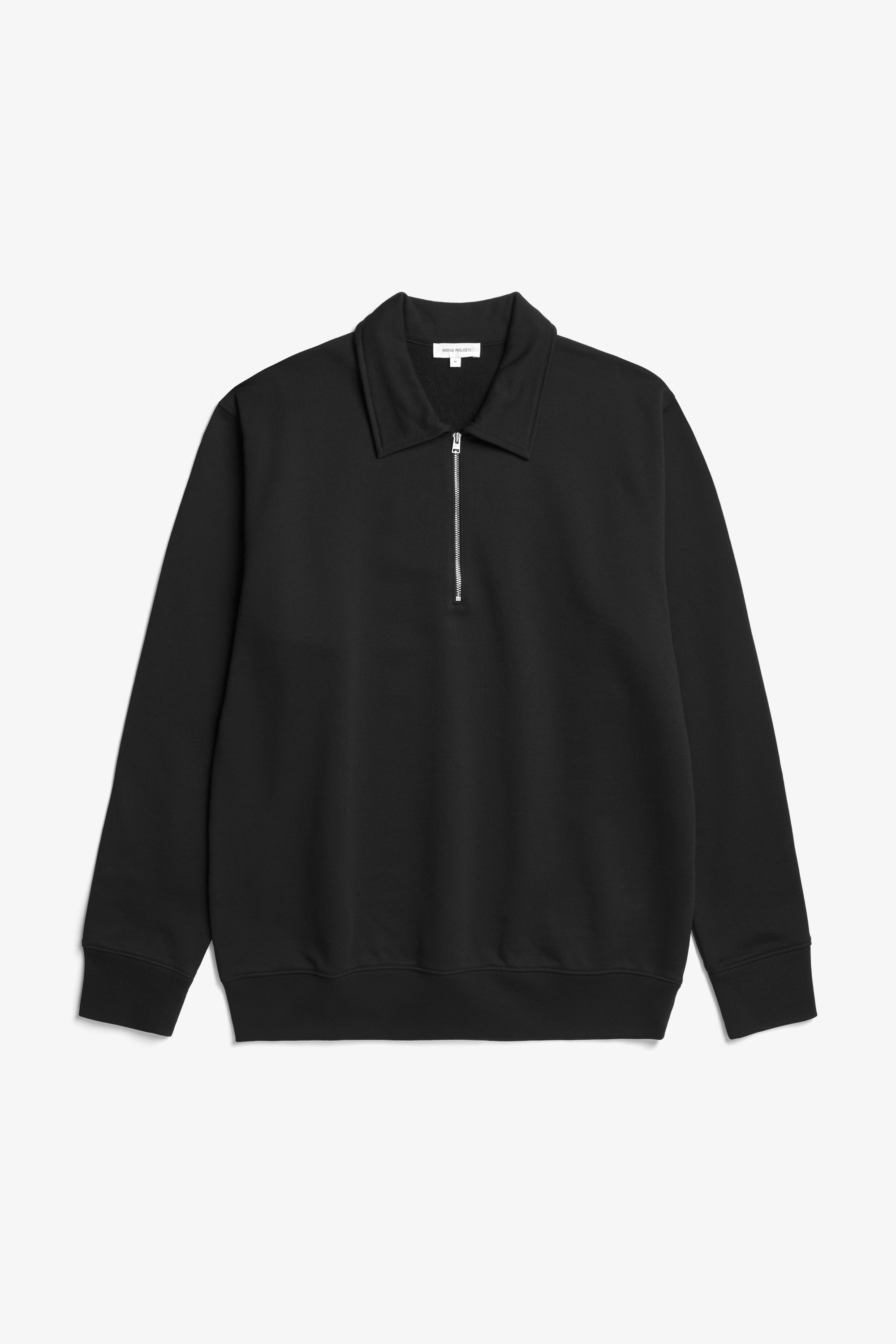 Sweat-shirt à demi-zip – Il est doté de manches montées, d'un zip métallique griffé, d'un col, de poignets et d'un ourlet côtelés, et d'une étiquette griffée à la couture latérale – Il est doté… #3
