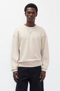 Sweat-shirt en coton et lin à envers bouclé – Un sweat-shirt décontracté teint en pièce, confectionné dans un mélange de coton et de lin à envers bouclé – Un sweat-shirt décontracté tei…