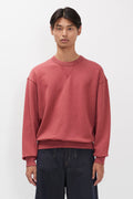 Sweatshirt en coton et lin bouclé - Un sweatshirt décontracté teint en pièce, confectionné dans un mélange de coton et de lin bouclé - Il présente des manches montées…