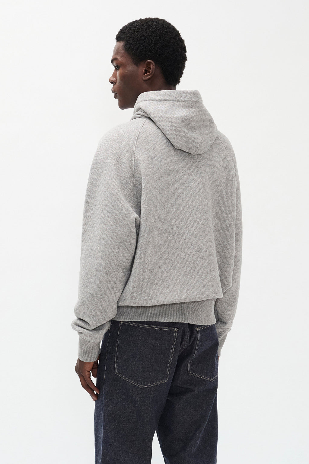 Sweat à capuche en tissu éponge bouclette relaxé - Un sweat à capuche à manches raglan de coupe décontractée confectionné dans un mélange de coton texturé spécial en tissu éponge bouclette - Un rel…
