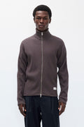 Cardigan zippé côtelé militaire – Un cardigan zippé à la coupe décontractée, inspiré des sous-vêtements thermiques militaires, confectionné dans un jersey de coton côtelé de 440 g/m² – Une coupe décontractée…