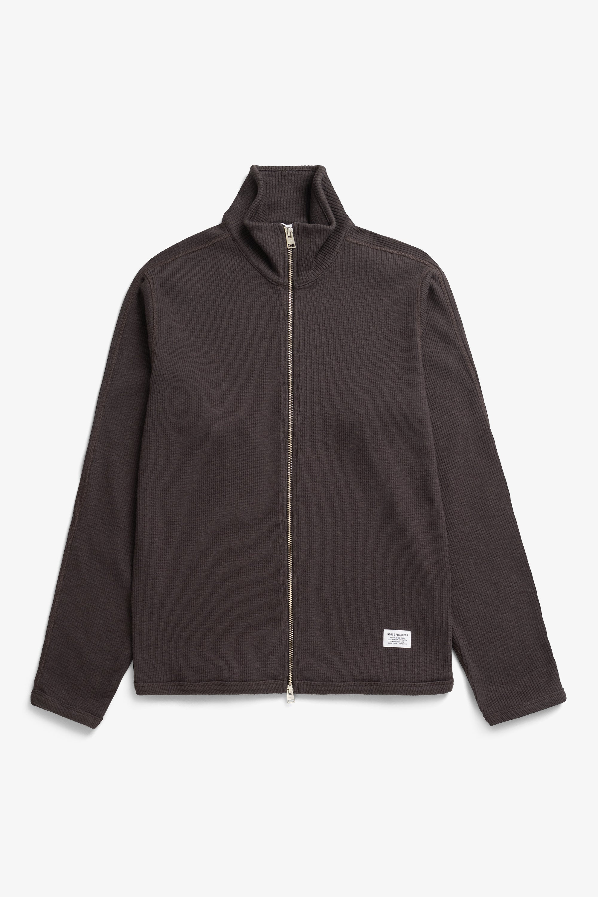 Cardigan zippé côtelé militaire – Un cardigan zippé à la coupe décontractée, inspiré des sous-vêtements thermiques militaires, confectionné dans un jersey de coton côtelé de 440 g/m² – Une coupe décontractée…