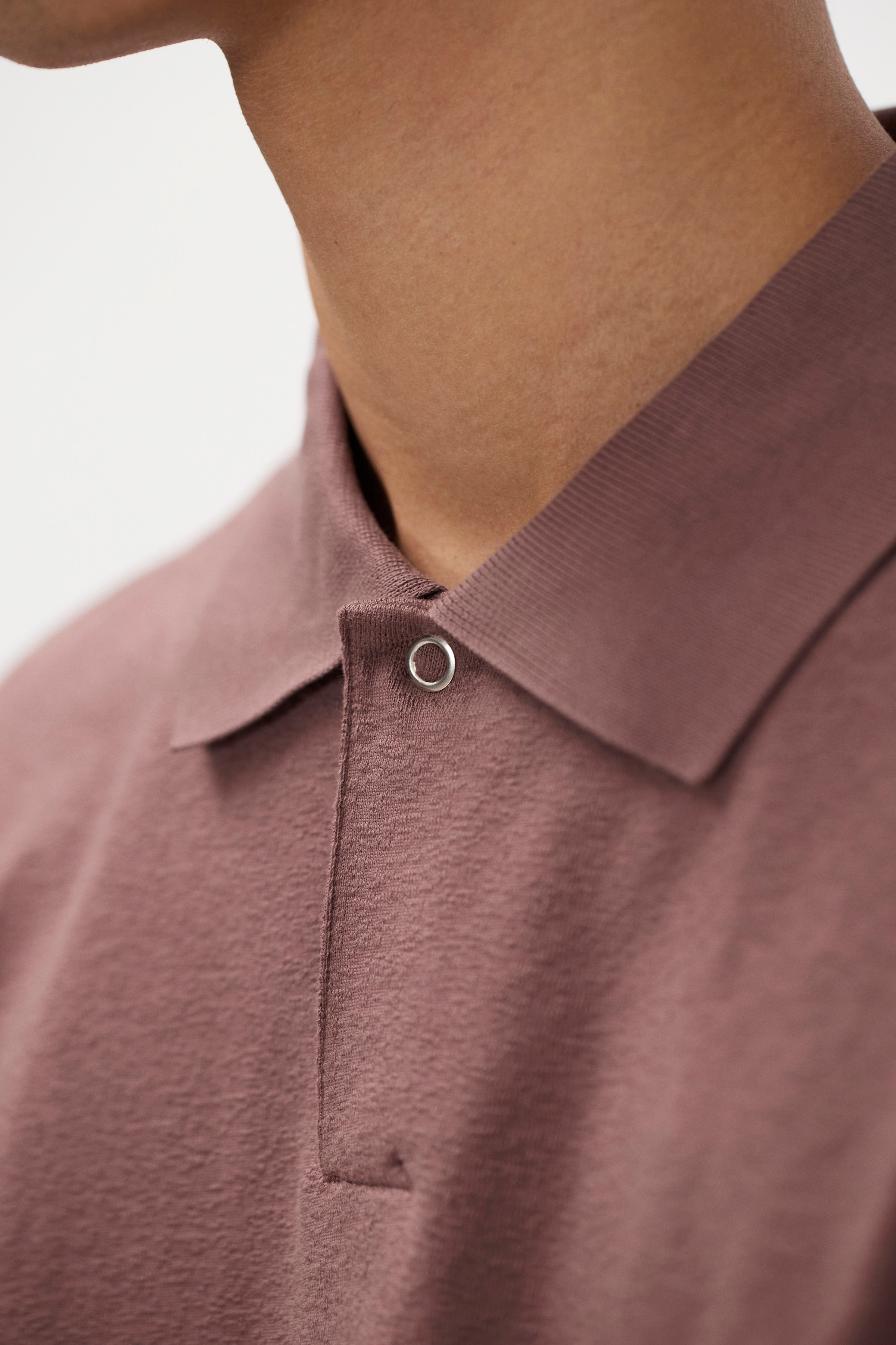 Polo en jersey de coton texturé Relaxed Light Pile – Un polo à la coupe décontractée confectionné en jersey de coton texturé – L'envers bouclé du tissu ajoute une subtile textu…