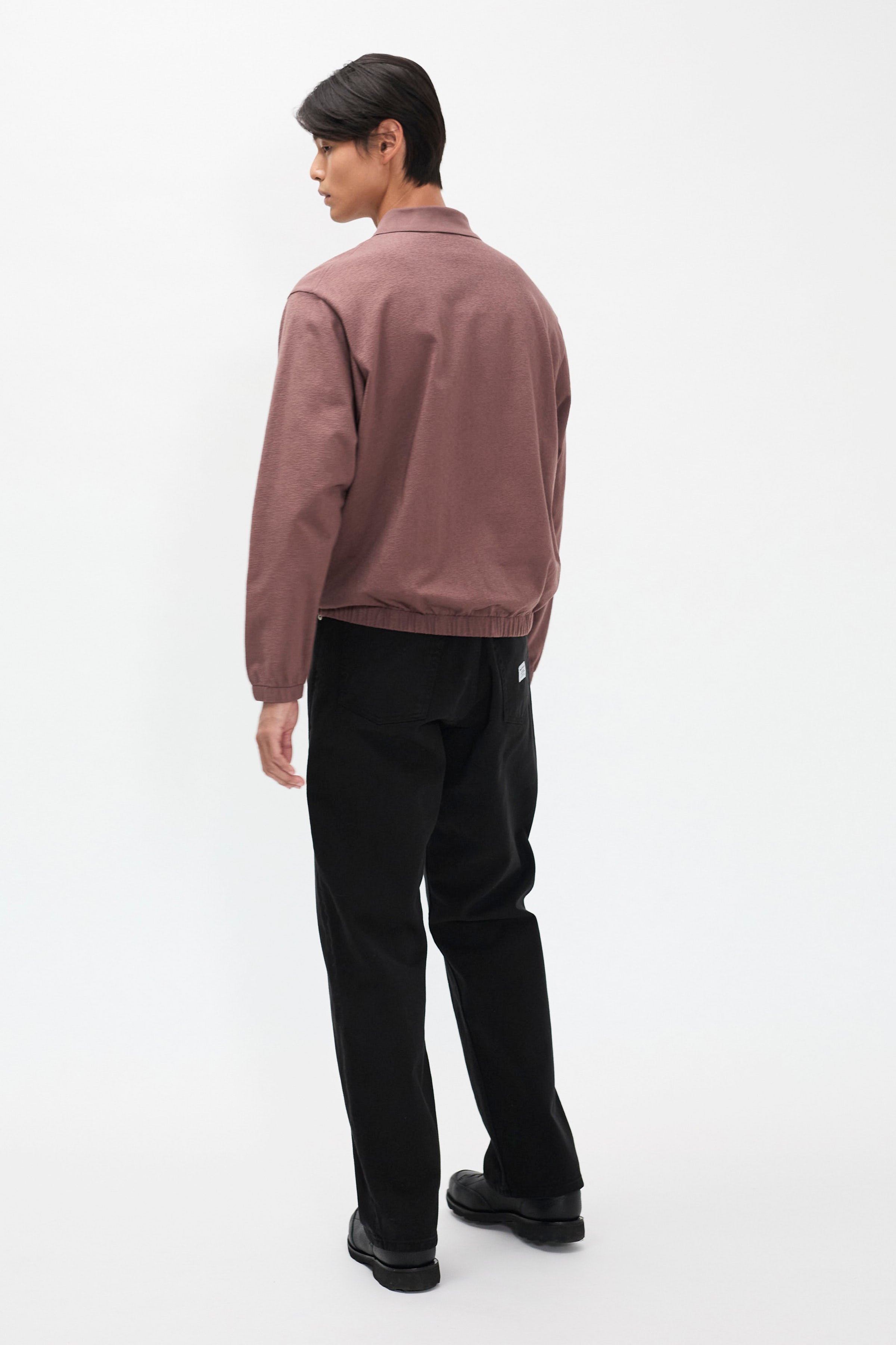 5 Poches - Pantalon ample cinq poches en sergé épais 3x1 teint en pièce - Coupe taille haute et jambe plus large, légèrement fuselée du genou à la…