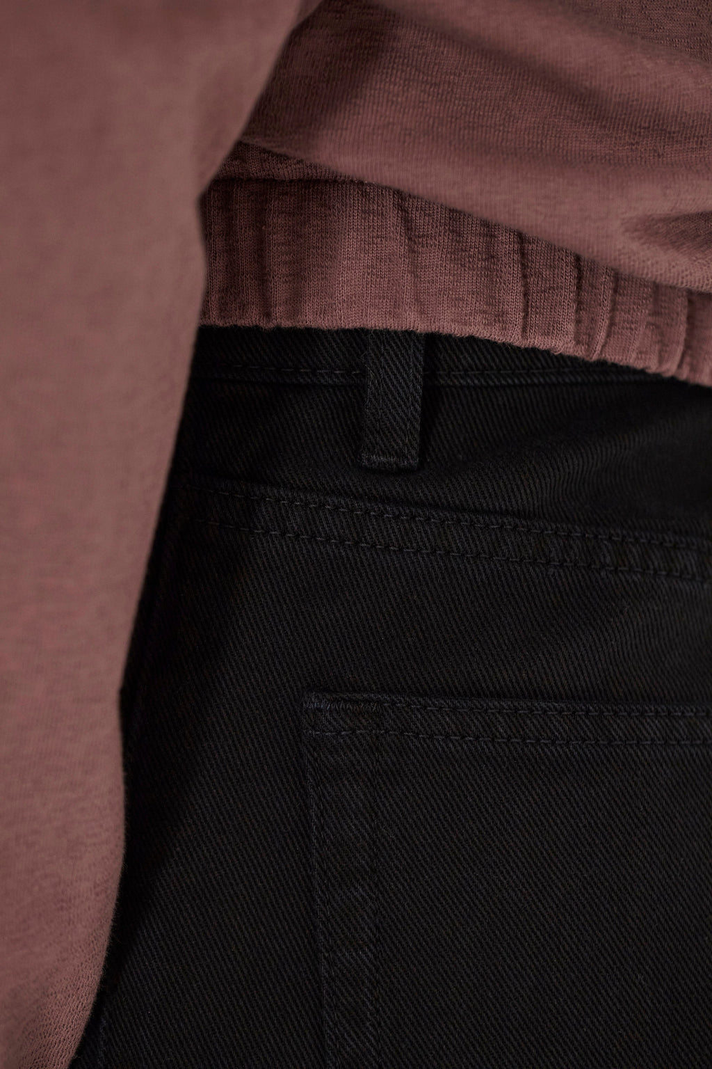 5 Poches - Pantalon ample cinq poches en sergé épais 3x1 teint en pièce - Coupe taille haute et jambe plus large, légèrement fuselée du genou à la…