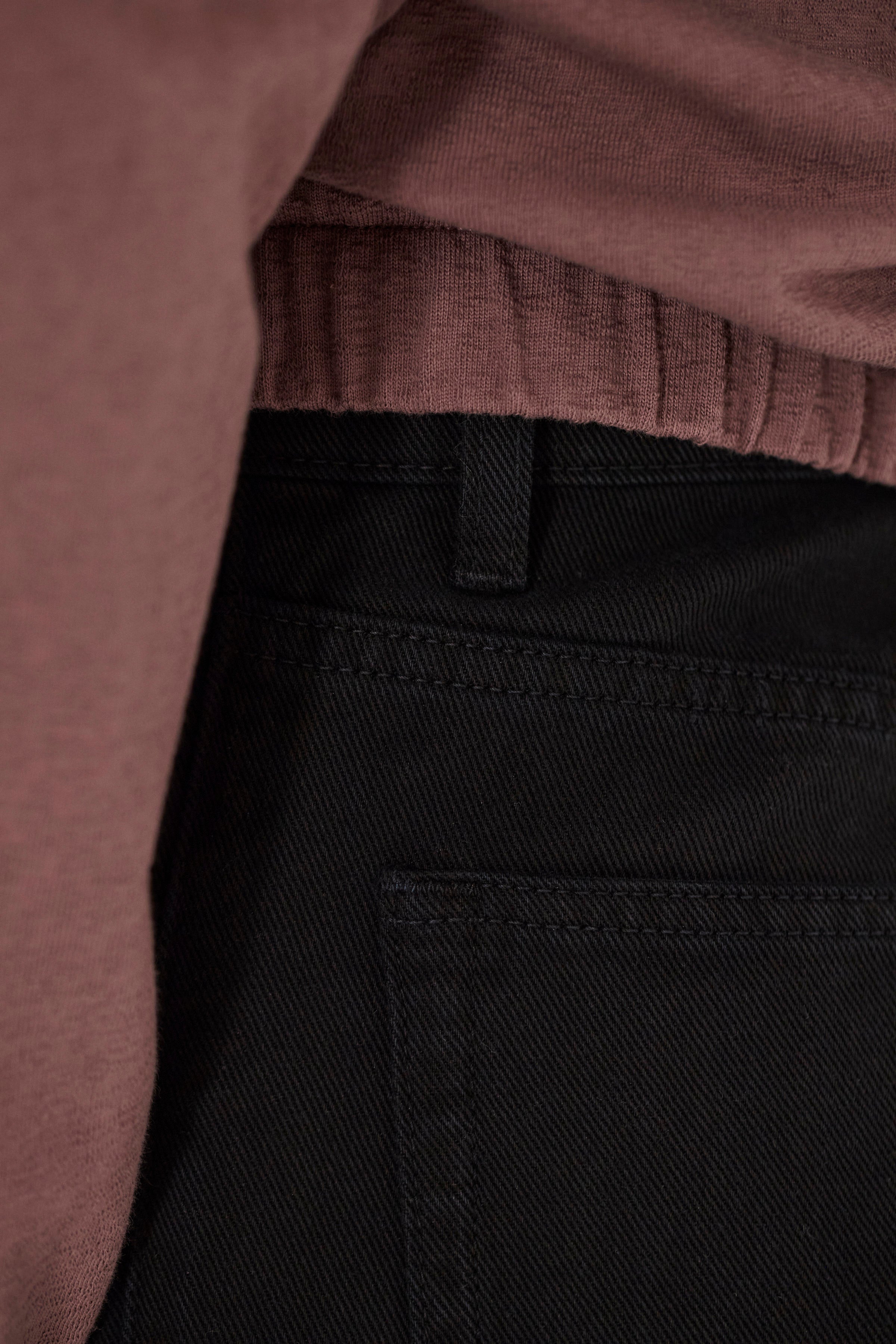5 Poches - Pantalon ample cinq poches en sergé épais 3x1 teint en pièce - Coupe taille haute et jambe plus large, légèrement fuselée du genou à la…