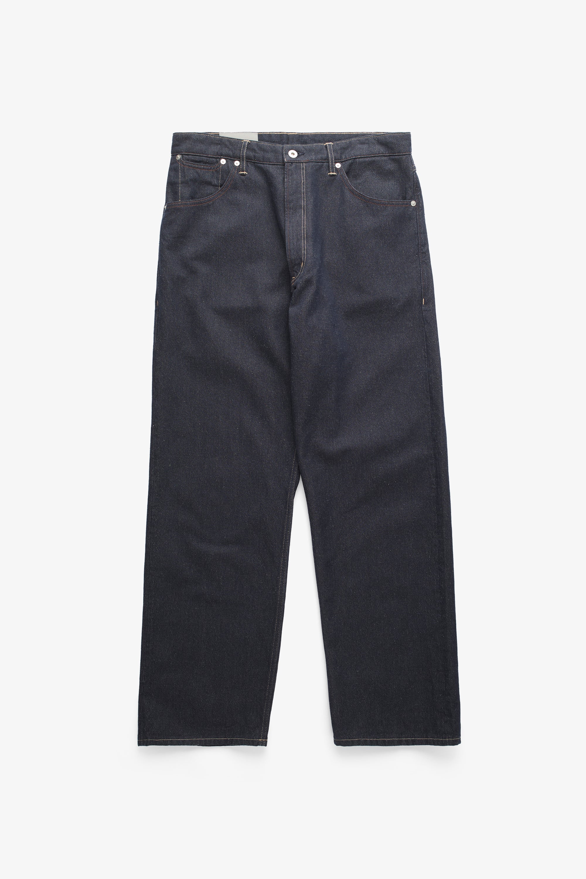 Jean en sergé croisé Nordmarka – Avec sa taille mi-haute et sa coupe large, notre version contemporaine sublime la silhouette classique par un design moderne et fonctionnel…