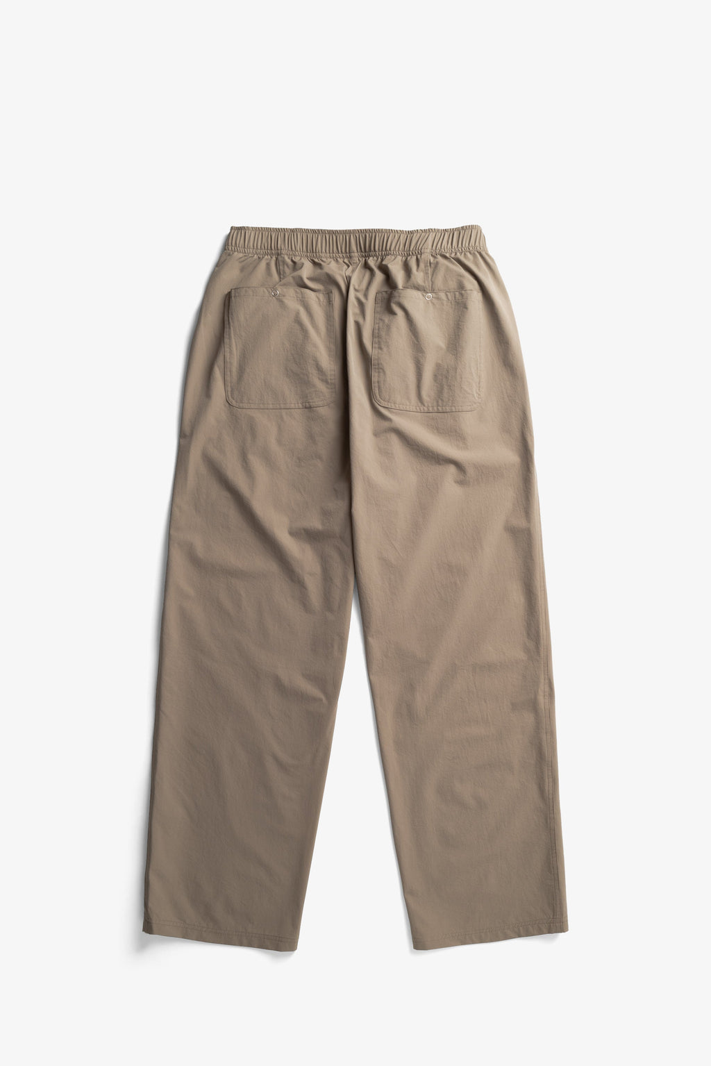 Pantalon de ville - Conçu pour une haute perméabilité à l'air et une grande extensibilité, il offre un confort exceptionnel et une protection fiable contre les intempéries, tandis que le fab…