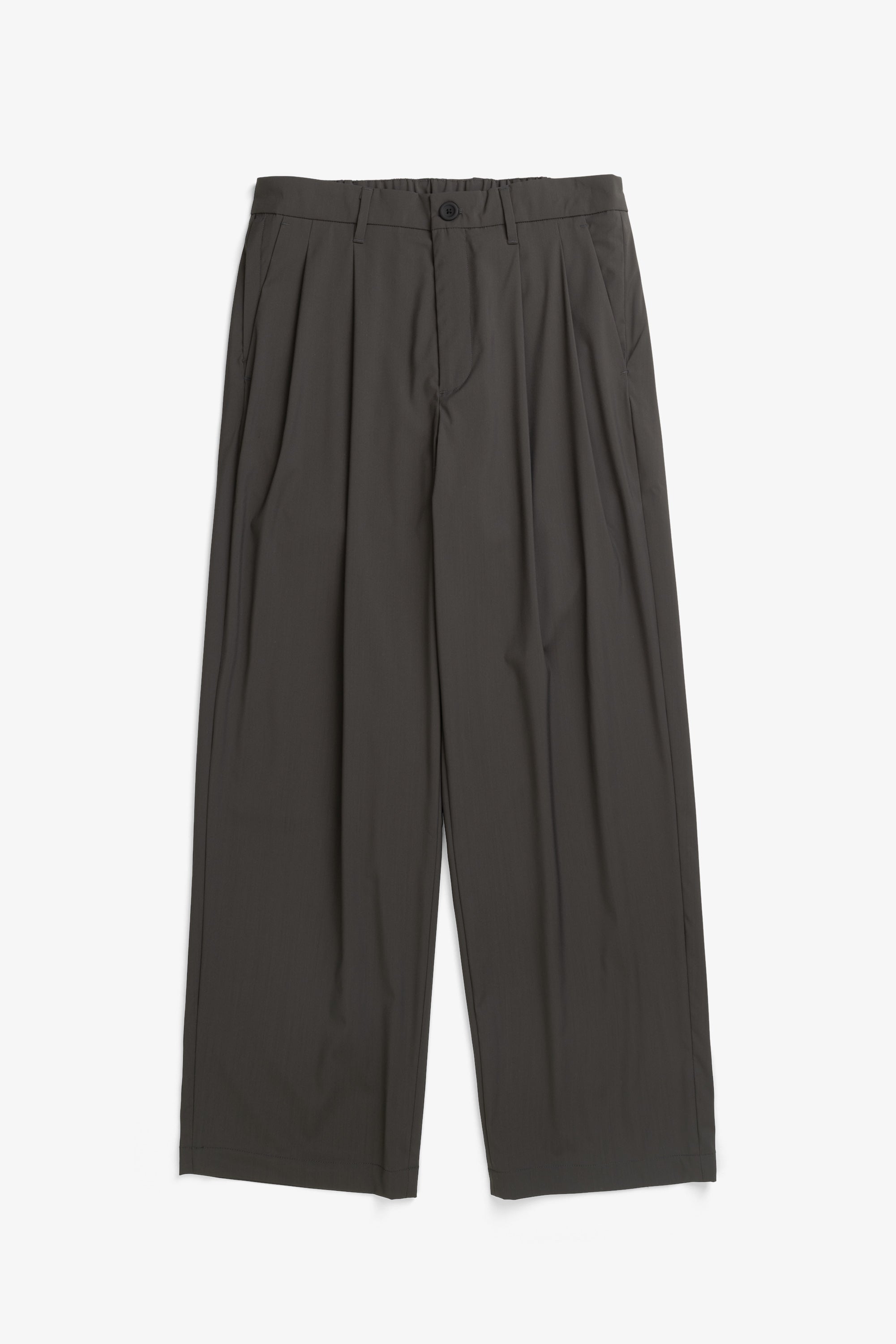 Pantalon Relaxed Alpinix 37,5 Laine – Un pantalon à la coupe décontractée, doté d'une taille partiellement élastiquée, confectionné en taffetas de première qualité par un…