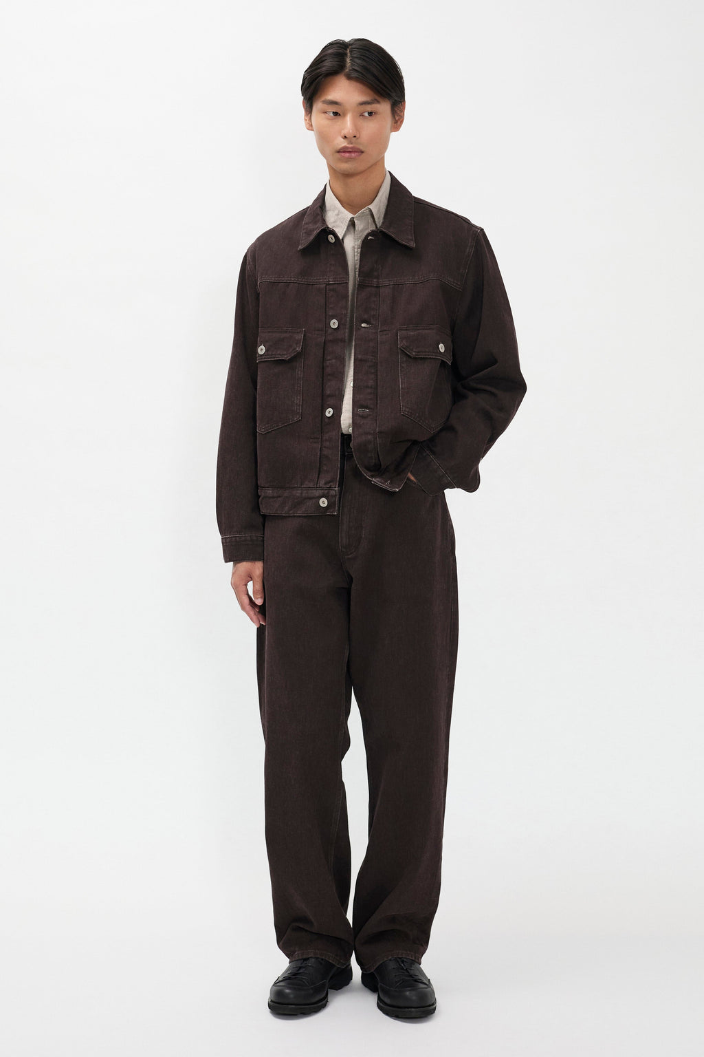 Twill teint résistant décontracté 5 poches – Pantalon décontracté cinq poches en twill teint résistant – La teinture est appliquée uniquement sur le devant du tissu et la lumière…