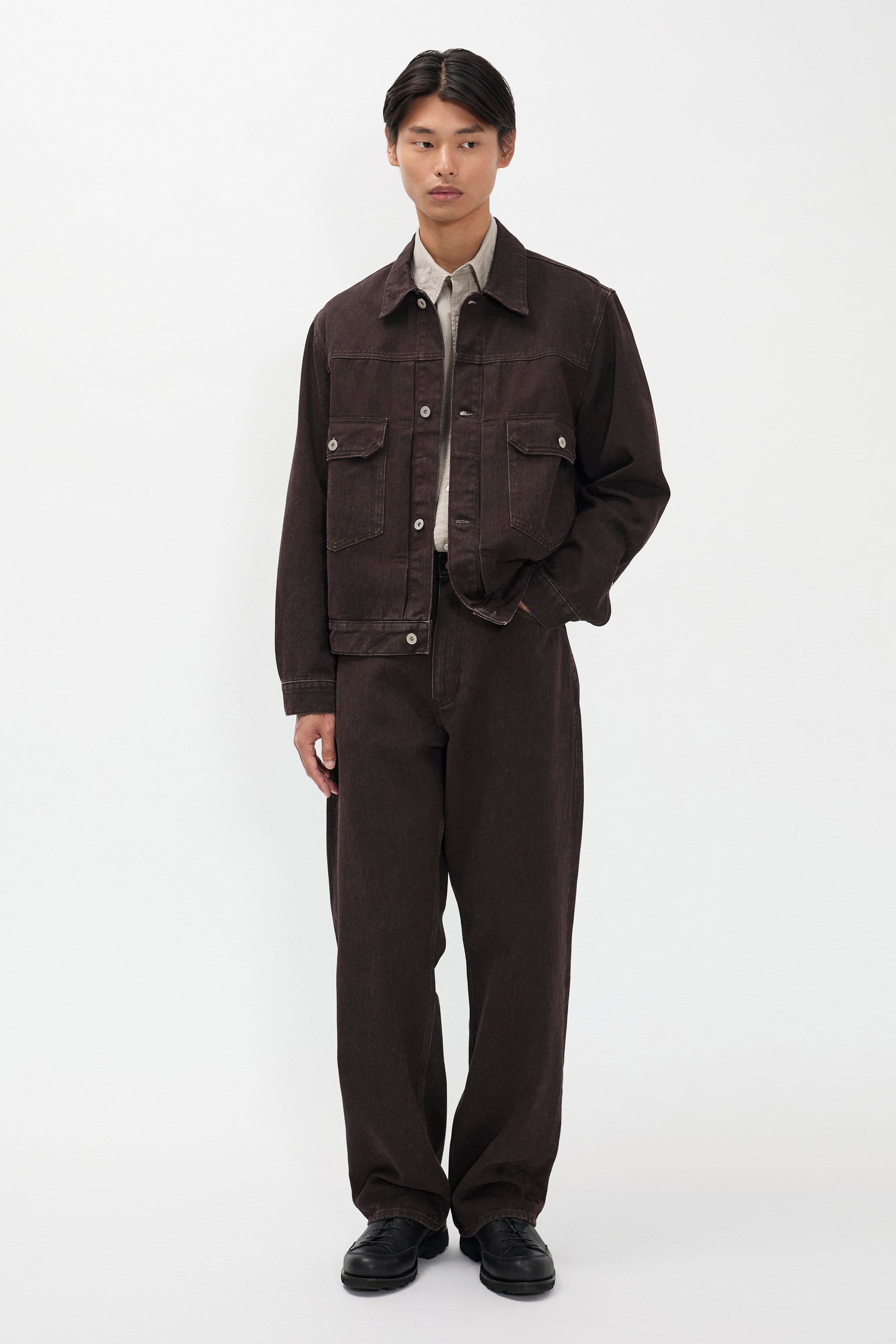 Twill teint résistant décontracté 5 poches – Pantalon décontracté cinq poches en twill teint résistant – La teinture est appliquée uniquement sur le devant du tissu et la lumière…