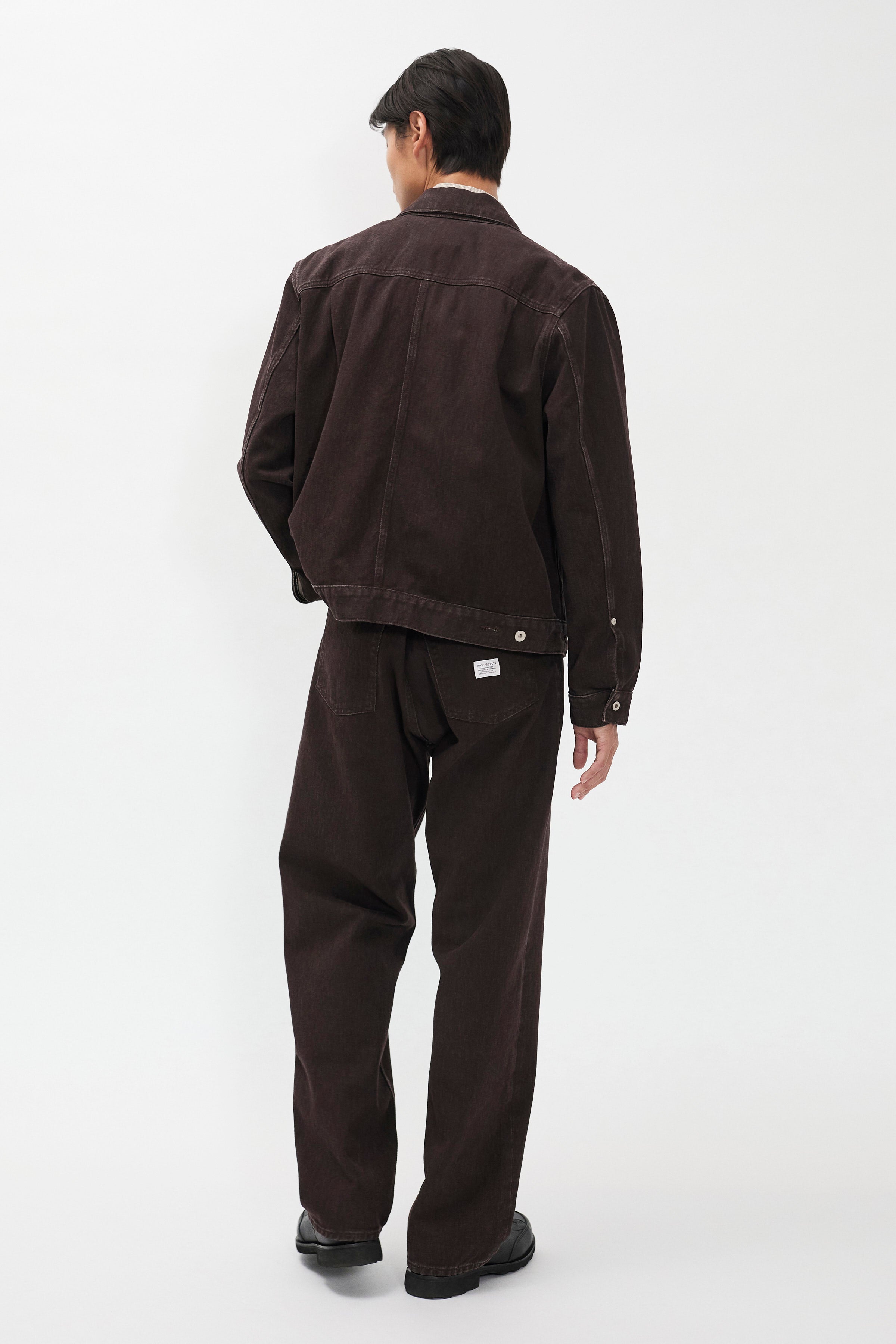 Twill teint résistant décontracté 5 poches – Pantalon décontracté cinq poches en twill teint résistant – La teinture est appliquée uniquement sur le devant du tissu et la lumière…