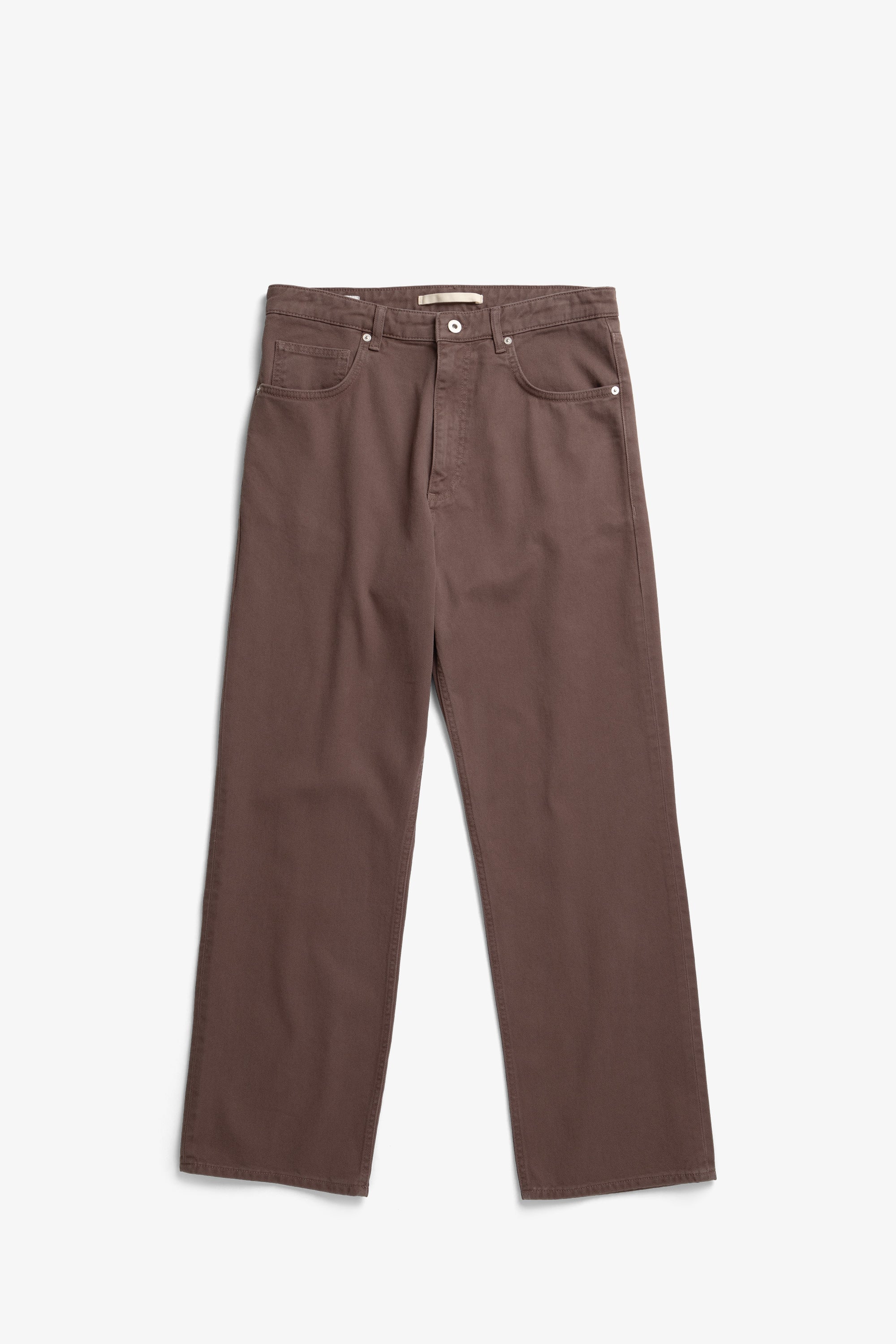 Jean Relaxed 5 Poches en Sergé Épais - Jean relaxed cinq poches en sergé épais 3x1 teint après confection - Coupe avec une taille plus haute et une jambe plus large qui se resserre l…