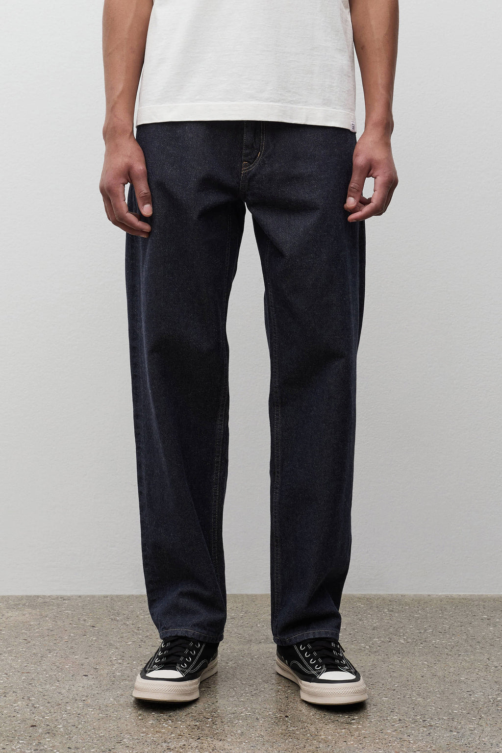 Vesterskov Broken Twill Denim – Inspiré des vêtements de travail américains des années 1950, ce pantalon à 5 poches est confectionné en denim selvedge broken-twill de coton et de lin…