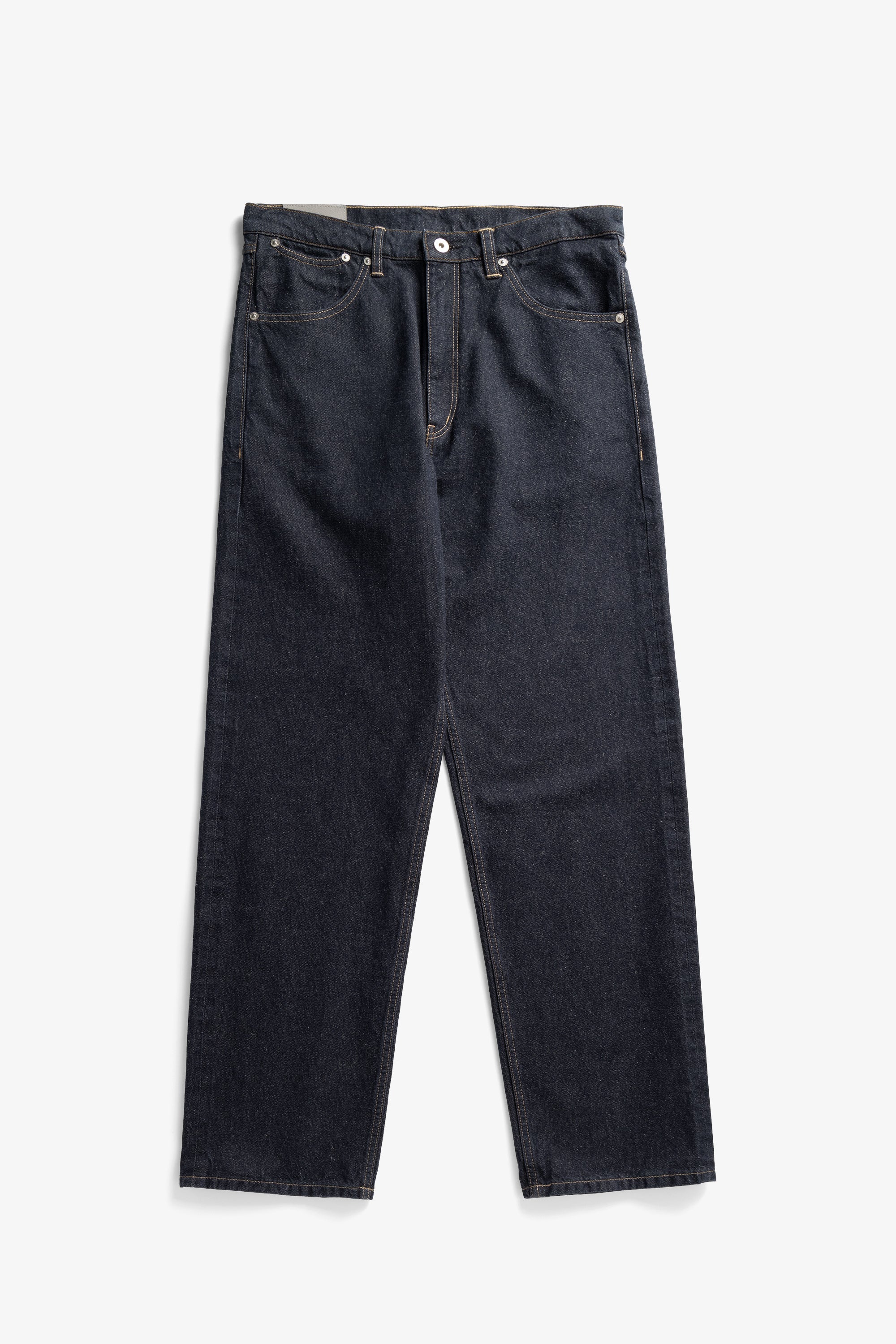 Vesterskov Broken Twill Denim – Inspiré des vêtements de travail américains des années 1950, ce pantalon à 5 poches est confectionné en denim selvedge broken-twill de coton et de lin…