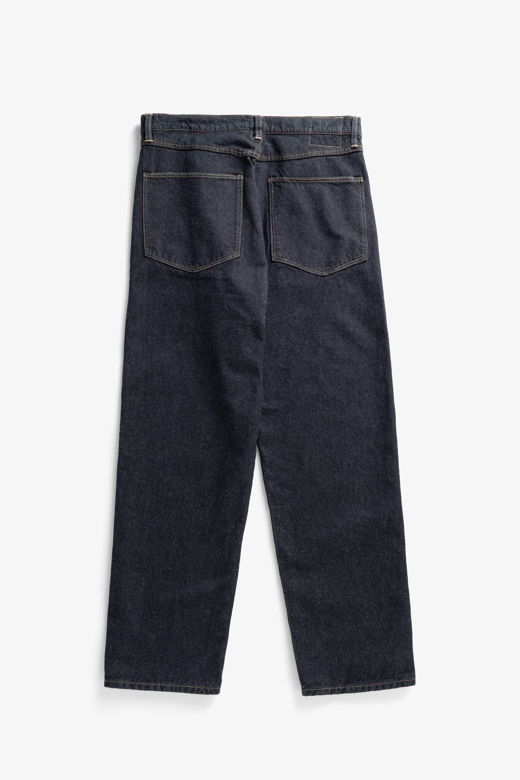 Vesterskov Broken Twill Denim – Inspiré des vêtements de travail américains des années 1950, ce pantalon à 5 poches est confectionné en denim selvedge broken-twill de coton et de lin…