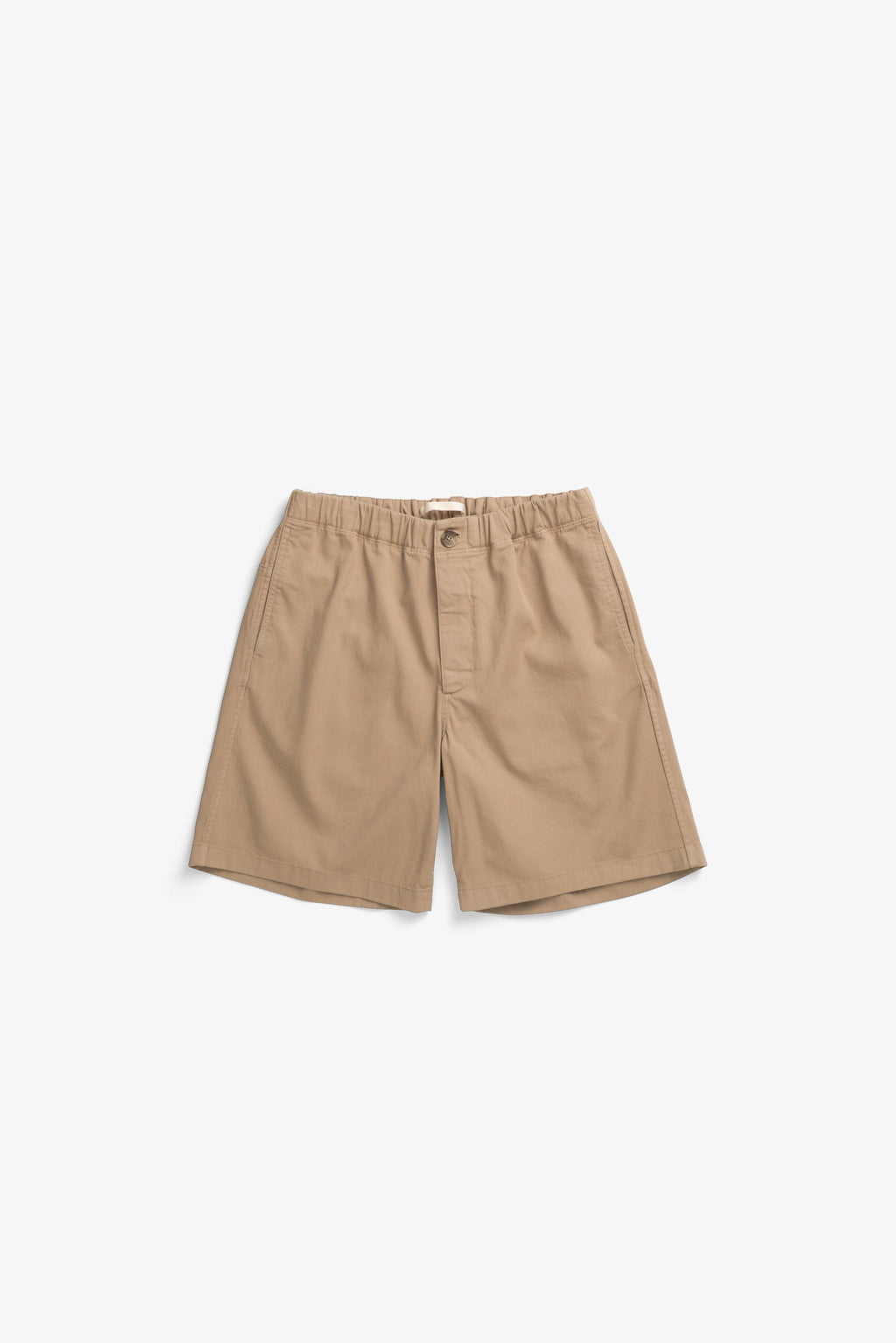Short en sergé extensible en coton biologique – Un short de coupe décontractée à jambe ample, confectionné en sergé de coton biologique extensible – Avec une fermeture éclair…