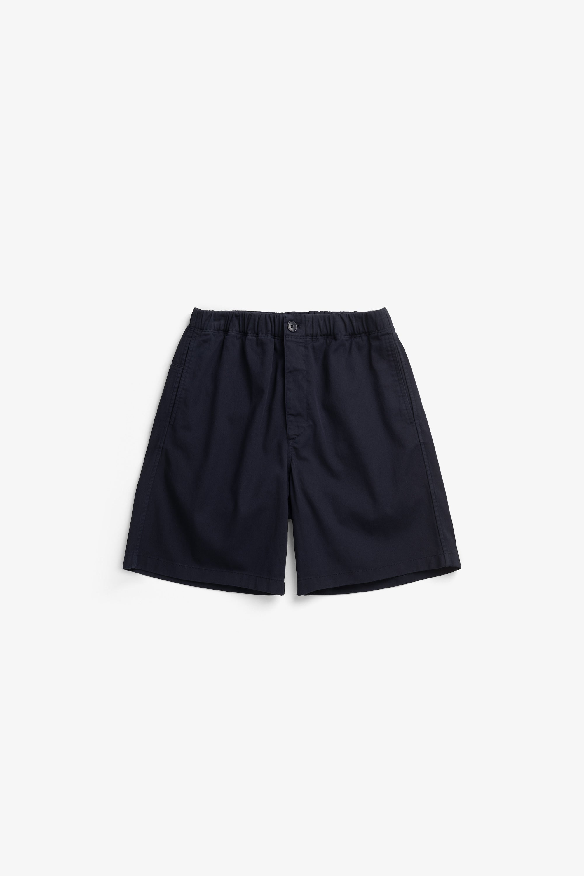 Short en twill stretch de coton biologique - Un short coupe décontractée, à jambe ample, confectionné en twill de coton biologique stretch - Un short coupe décontractée…