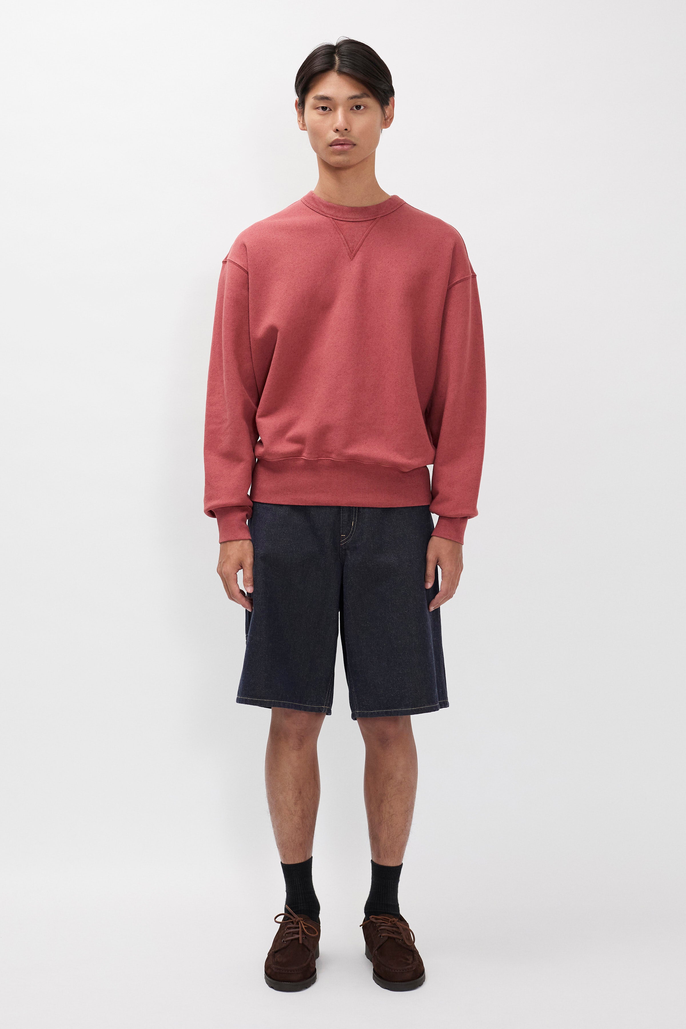 Short en jean en lin de coton - Notre approche contemporaine rehausse la silhouette classique avec des détails de conception fonctionnels modernes, offrant une durabilité raffinée…