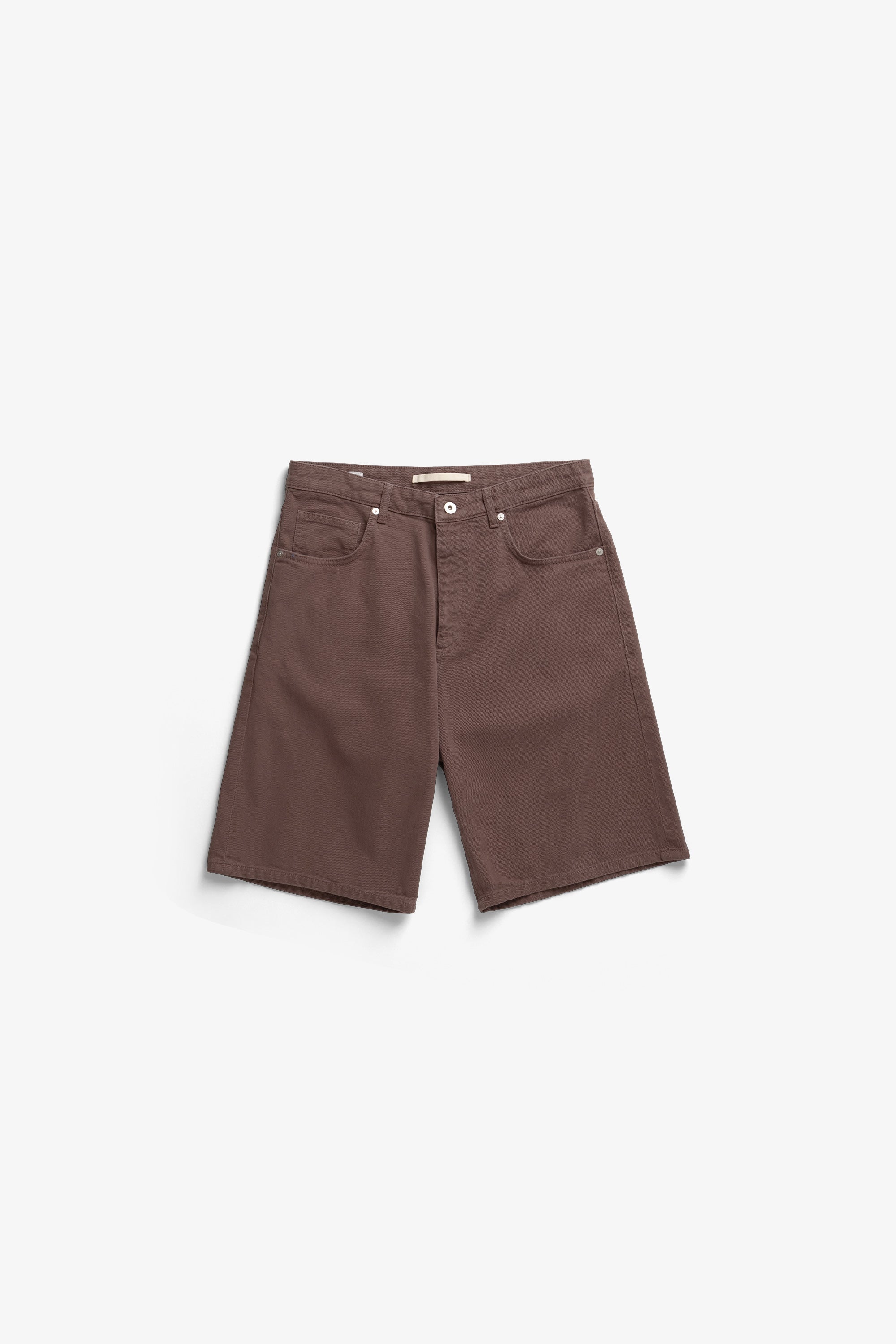 Short en sergé lourd décontracté à 5 poches - Short décontracté à cinq poches en sergé épais 3x1 teint après confection - Coupe avec une taille plus haute et une jambe plus large, ce…