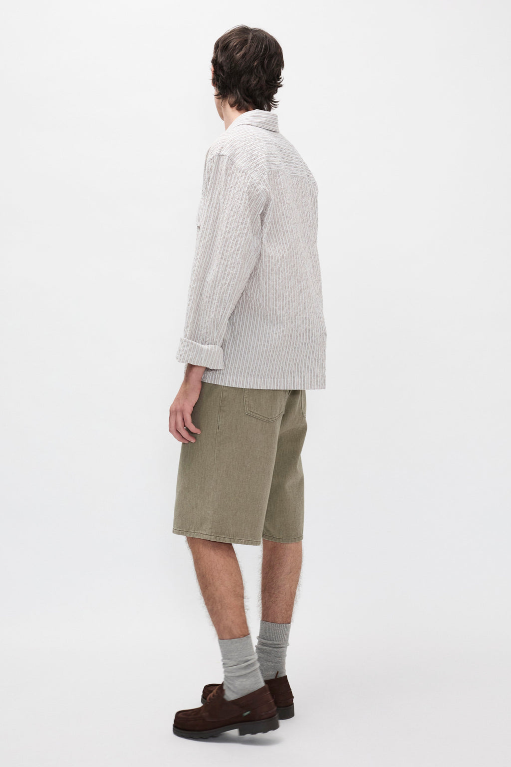 Short en twill teint en réserve, coupe décontractée, 5 poches - Short cinq poches décontracté en tissu twill teint en réserve - Short cinq poches décontracté en tissu teint en réserve