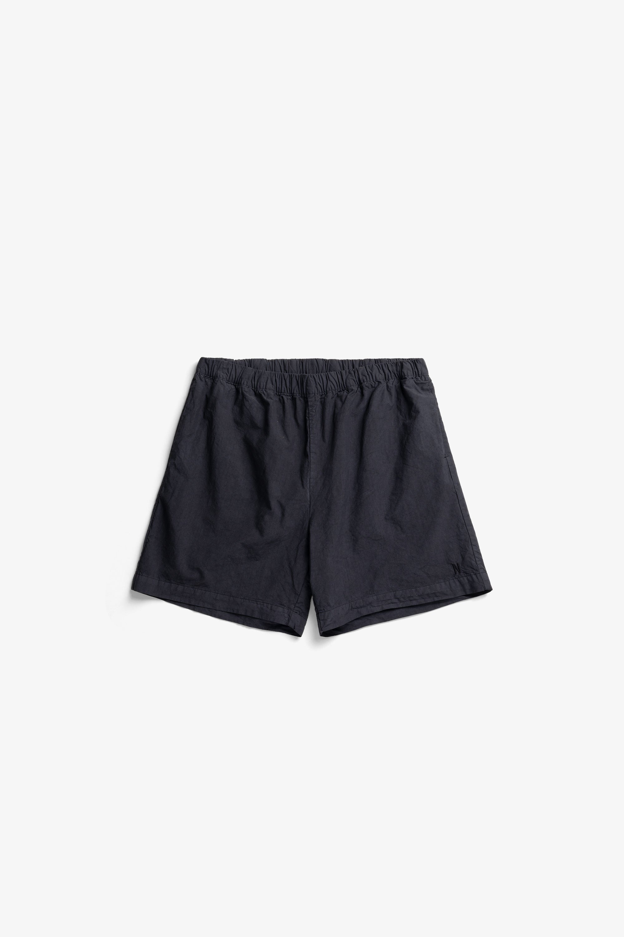 Short en coton Tencel – Ce modèle est teint en pièce et est doté de poches latérales, d'un cordon de serrage à la taille et de coutures minimales – Ce style…