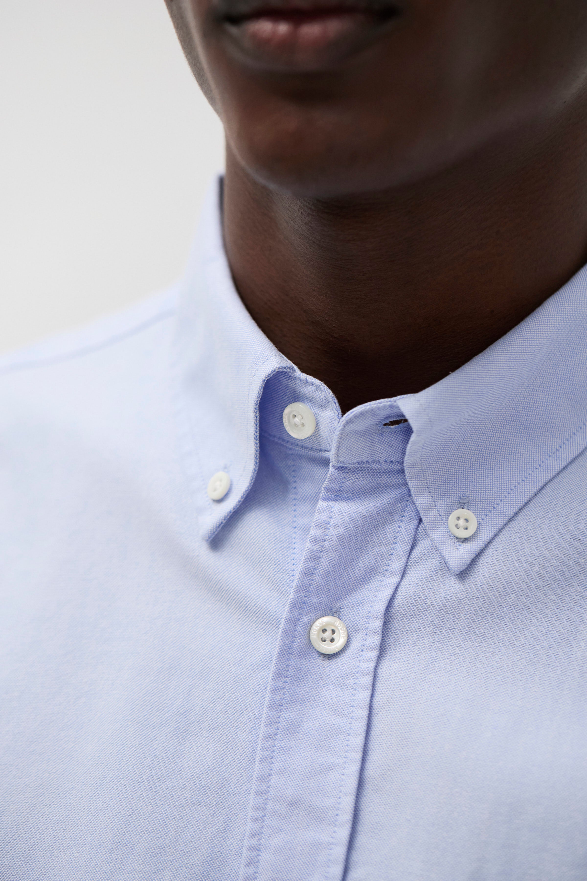 Chemise - Ce modèle est confectionné en coton biologique lavé pour un toucher authentique et un aspect vieilli - Ce modèle est confectionné en coton biologique lavé… #2