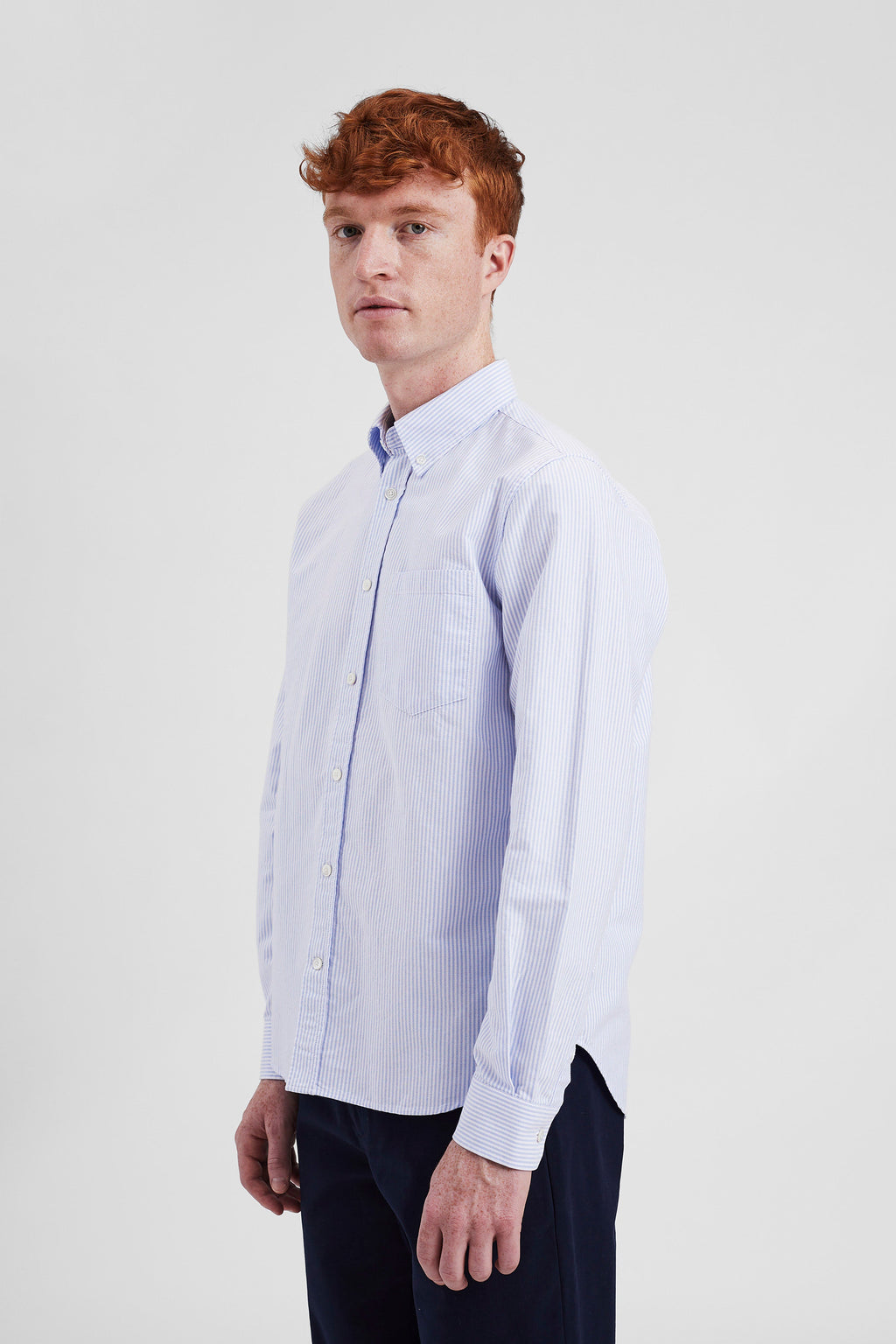 Chemise - Ce modèle est confectionné dans un tissu en coton biologique, lavé pour un toucher authentique et un aspect vieilli - Ce modèle est confectionné dans un tissu en coton biologique, lavé pour…
