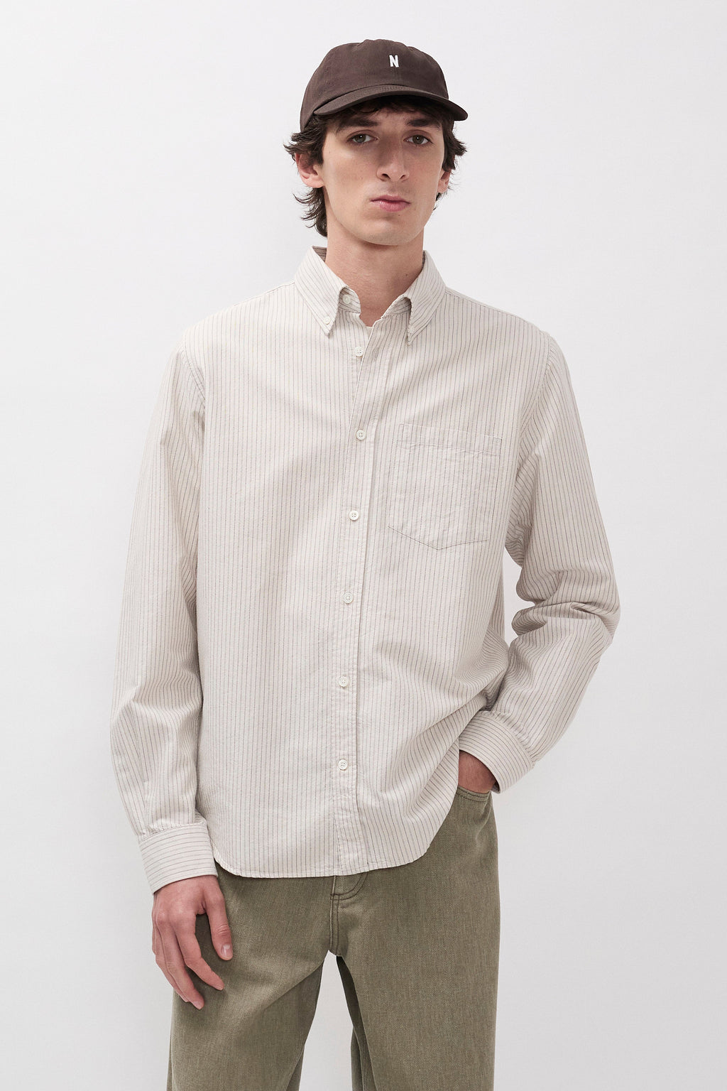 Chemise - Ce modèle est confectionné en tissu de coton biologique, lavé pour un toucher authentique et déjà porté - Ce modèle est confectionné en tissu de coton biologique, lavé… #3