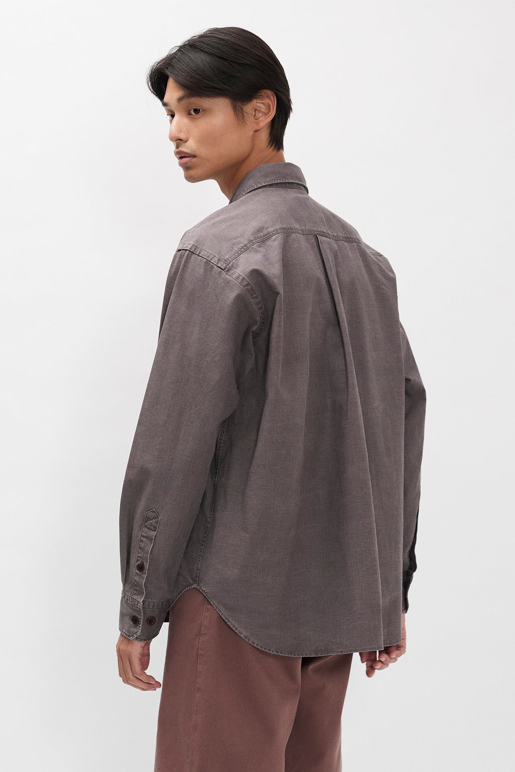 Chemise - Une chemise de coupe classique, confectionnée dans un tissu double italien qui lui confère un aspect riche et texturé - Une chemise de coupe classique, confectio…
