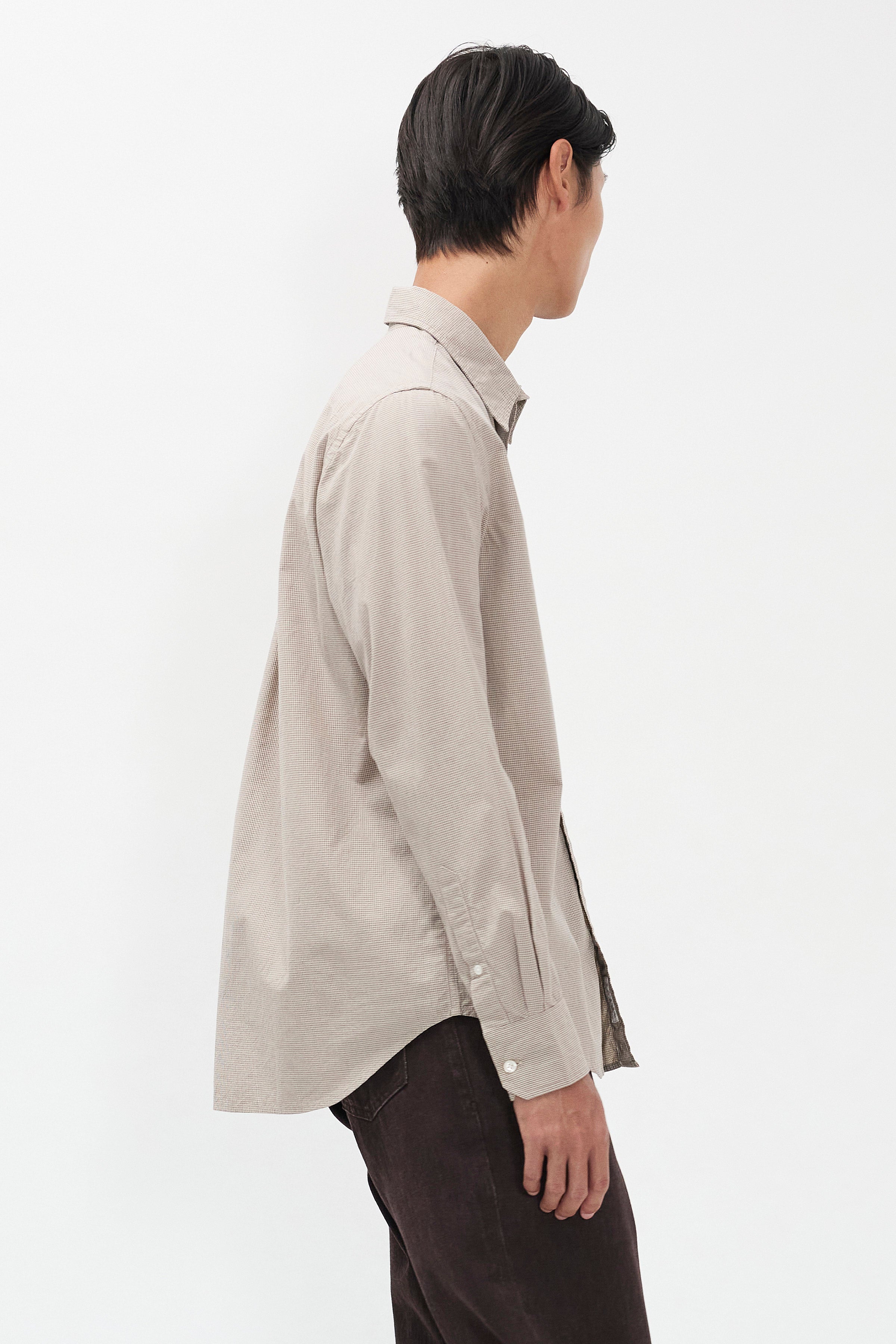 Chemise - Une chemise à la coupe classique en coton léger , lavée pour un toucher doux et décontracté - Cette chemise est dotée d'un tissu teint en fil…