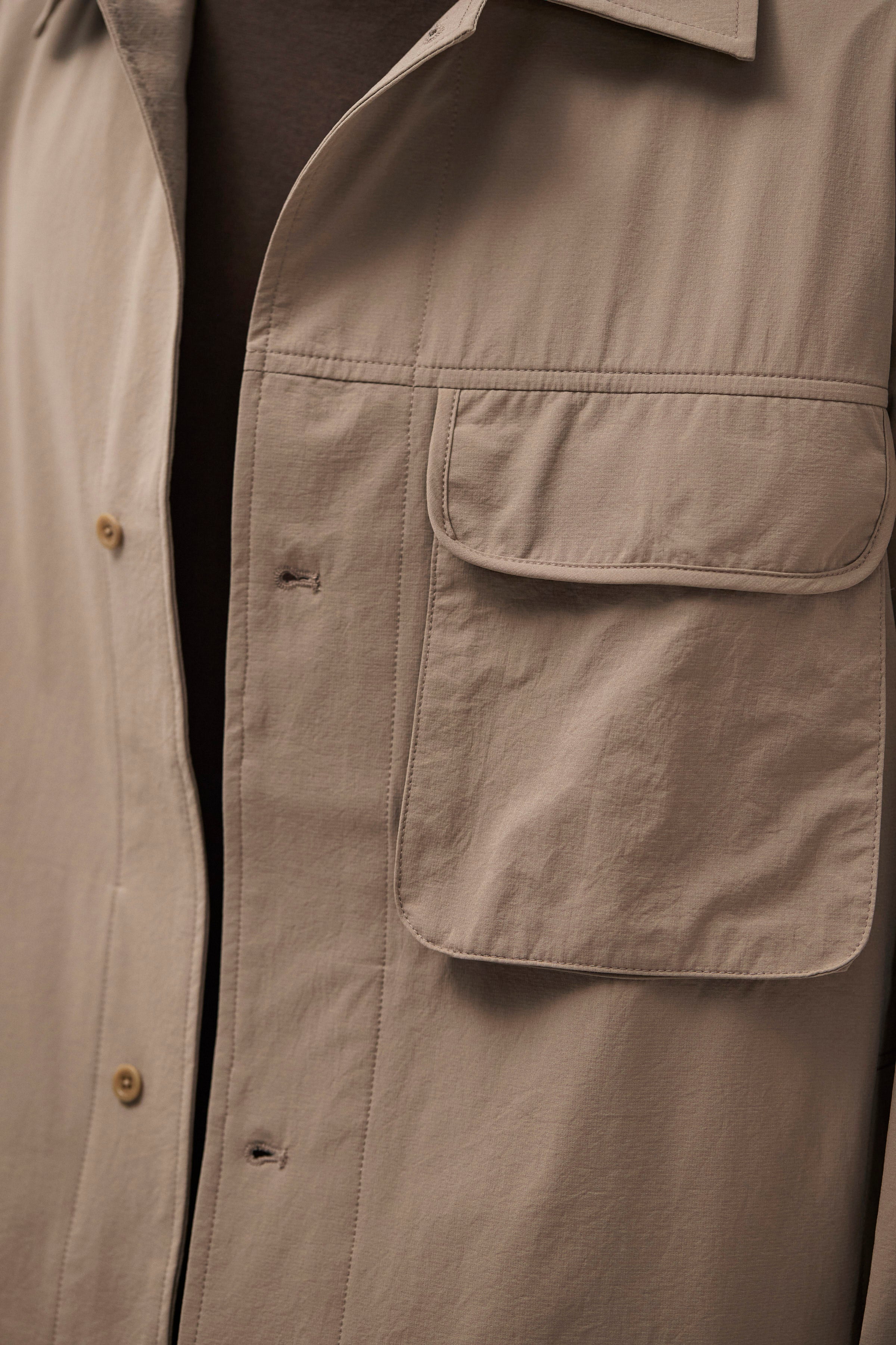 Surchemise Commuter – Conçue pour une respirabilité et une élasticité optimales, elle offre un confort exceptionnel et une protection fiable contre les intempéries, tout en étant…