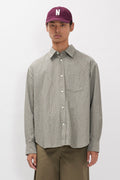 Chemise - Une chemise ajustée, avec une coupe plus large et une longueur normale - Une chemise ajustée, avec une coupe plus large et une longueur normale - Une chemise ajustée, avec une coupe large…