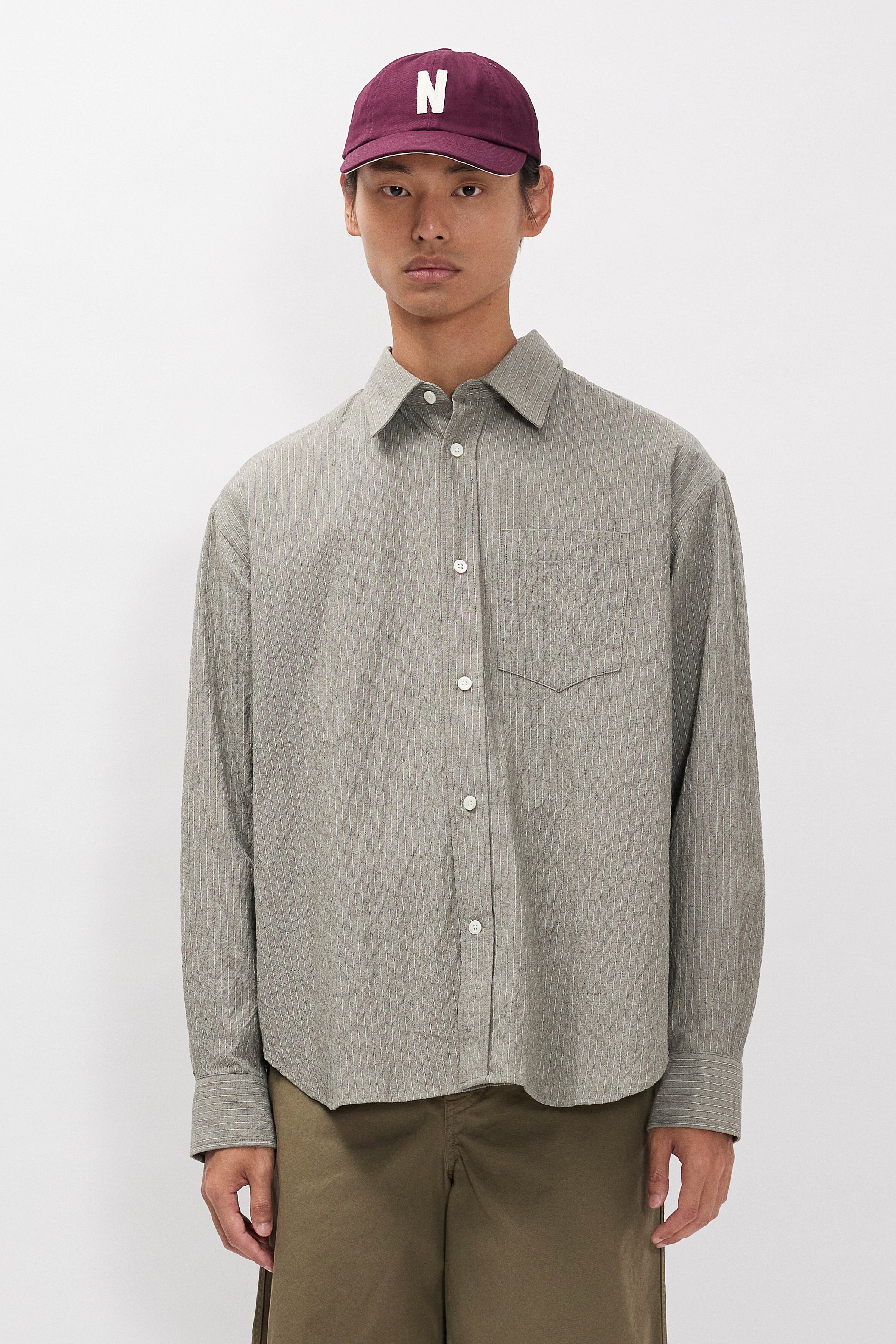 Chemise - Une chemise ajustée, avec une coupe plus large et une longueur normale - Une chemise ajustée, avec une coupe plus large et une longueur normale - Une chemise ajustée, avec une coupe large…