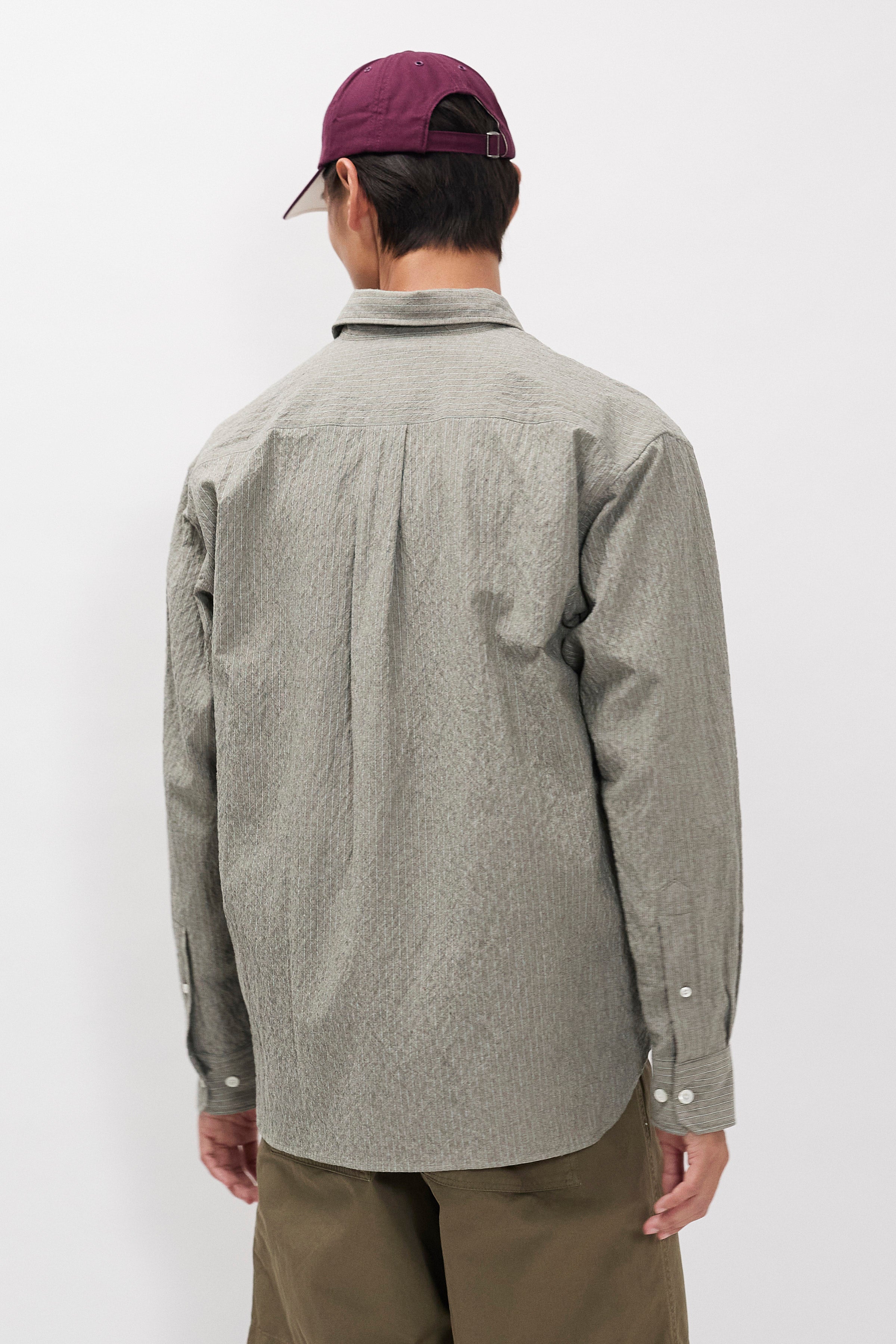 Chemise - Une chemise ajustée, avec une coupe plus large et une longueur normale - Une chemise ajustée, avec une coupe plus large et une longueur normale - Une chemise ajustée, avec une coupe large…