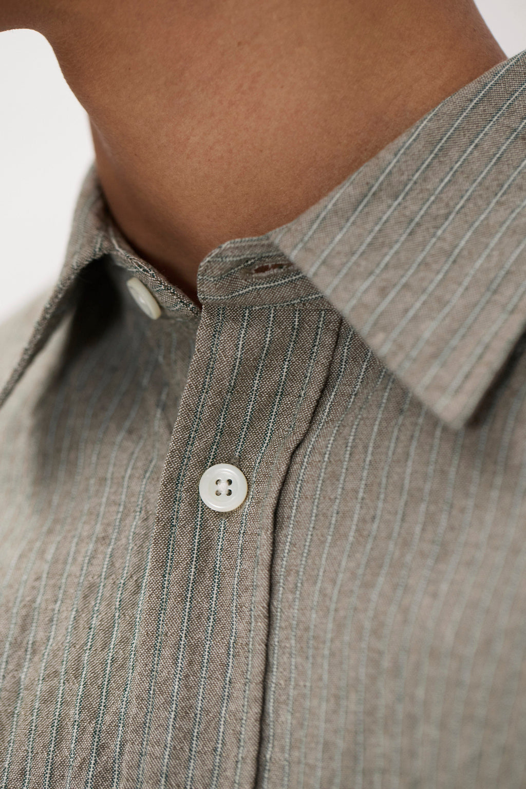 Chemise - Une chemise ajustée, avec une coupe plus large et une longueur normale - Une chemise ajustée, avec une coupe plus large et une longueur normale - Une chemise ajustée, avec une coupe large…