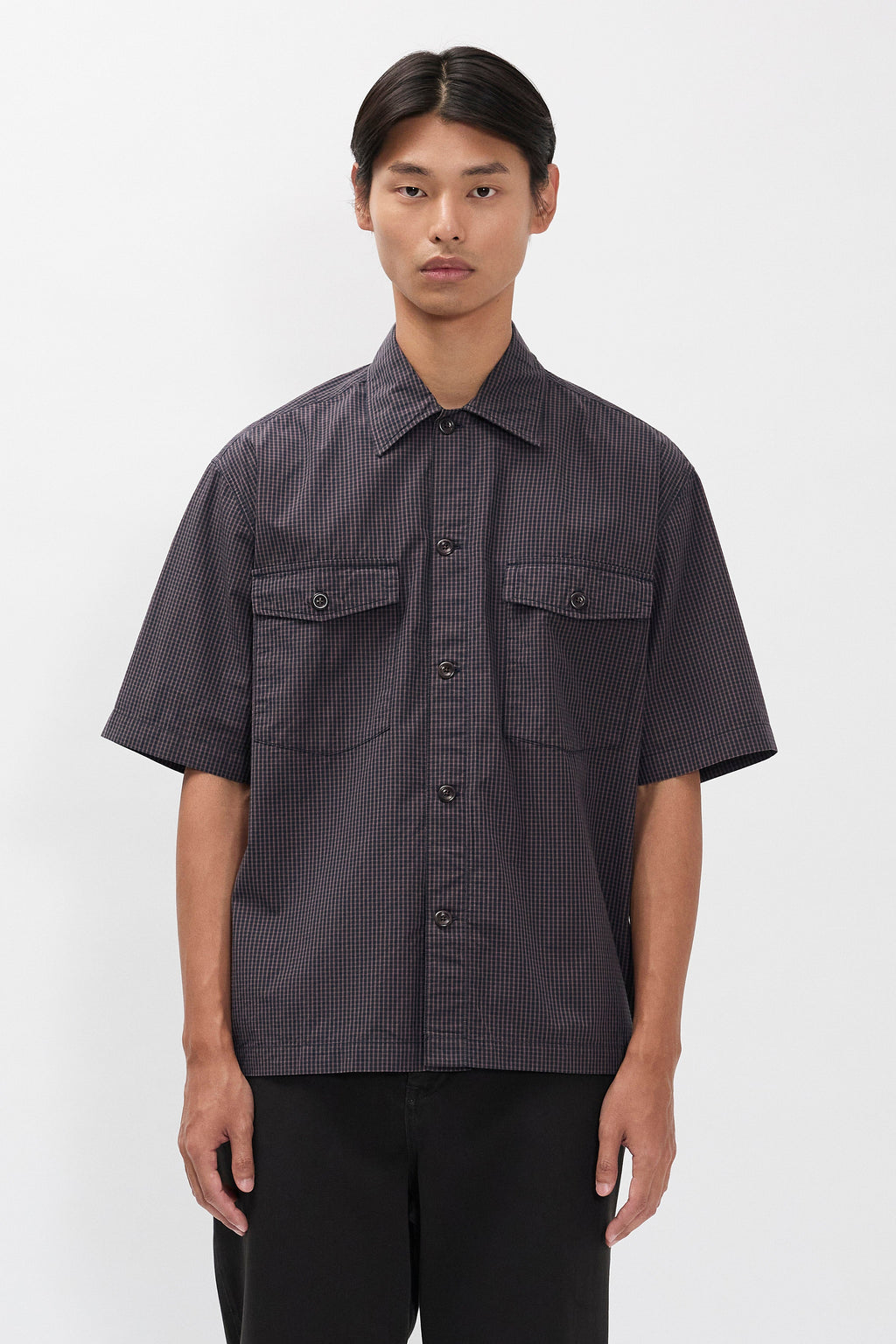 Chemise - Une chemise décontractée à manches courtes faisant légèrement référence à une chemise classique - Une chemise décontractée à manches courtes faisant légèrement référence à une chemise classique - Une chemise décontrac…