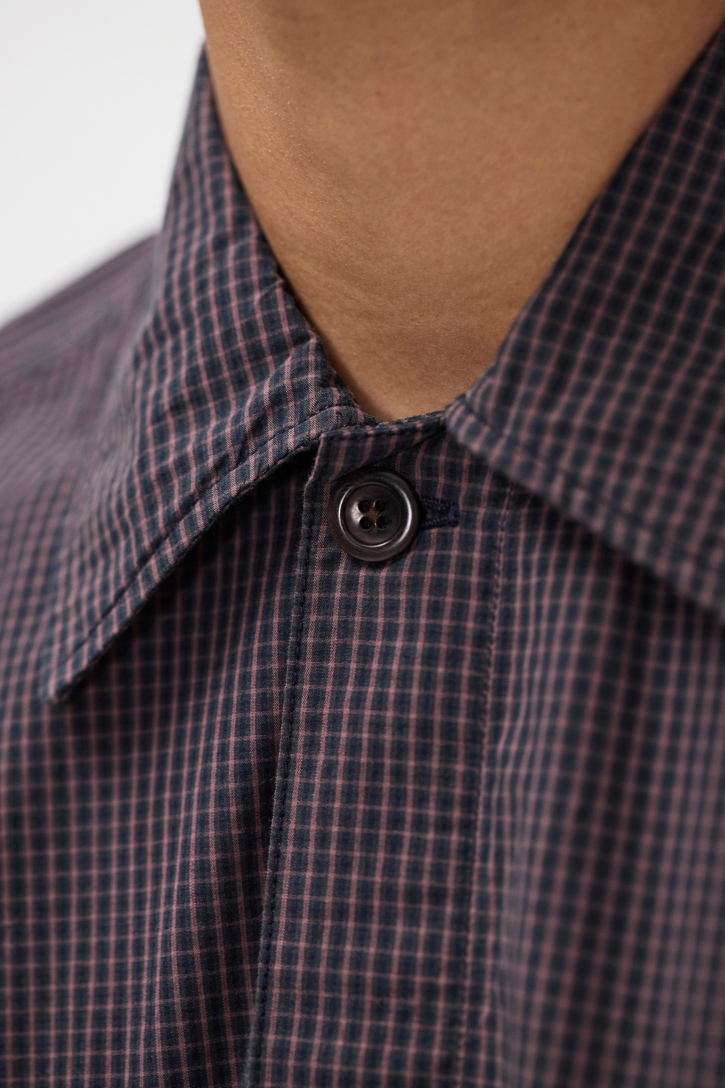 Chemise - Une chemise décontractée à manches courtes faisant légèrement référence à une chemise classique - Une chemise décontractée à manches courtes faisant légèrement référence à une chemise classique - Une chemise décontrac…