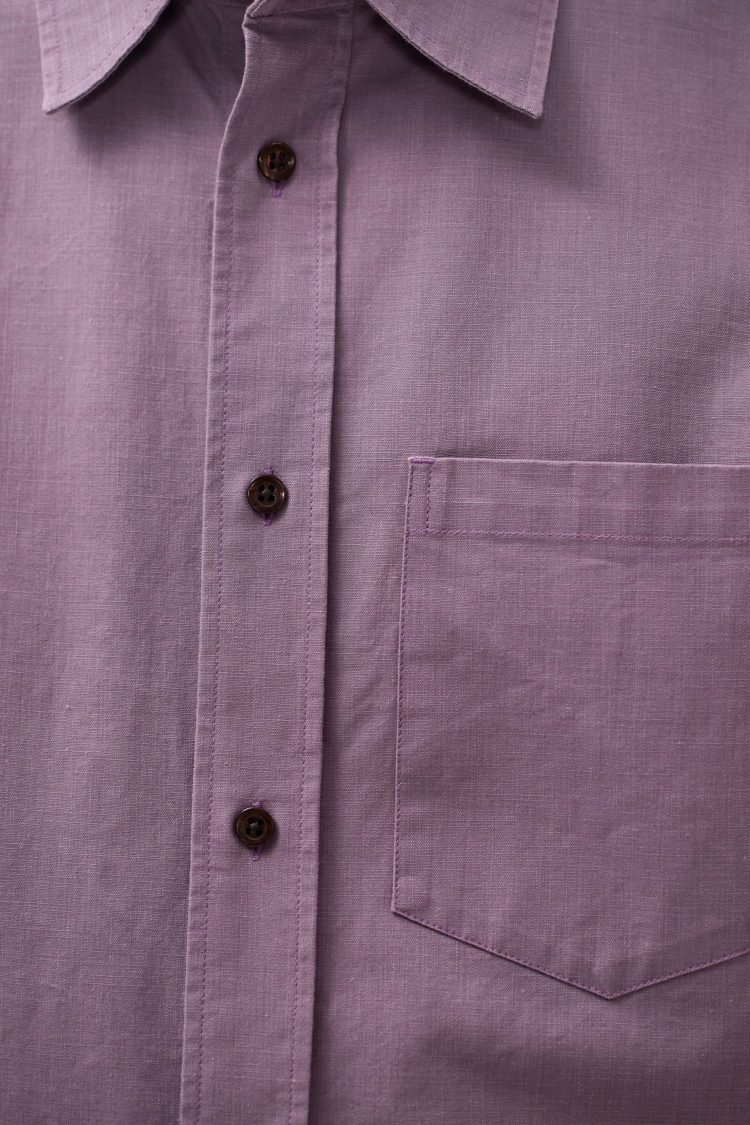Chemise Relaxed En Coton Teint À Pigment Effet Délavé – Une chemise à la coupe classique confectionnée dans un tissu italien doublement teint à pigment qui crée une richesse et une textu…